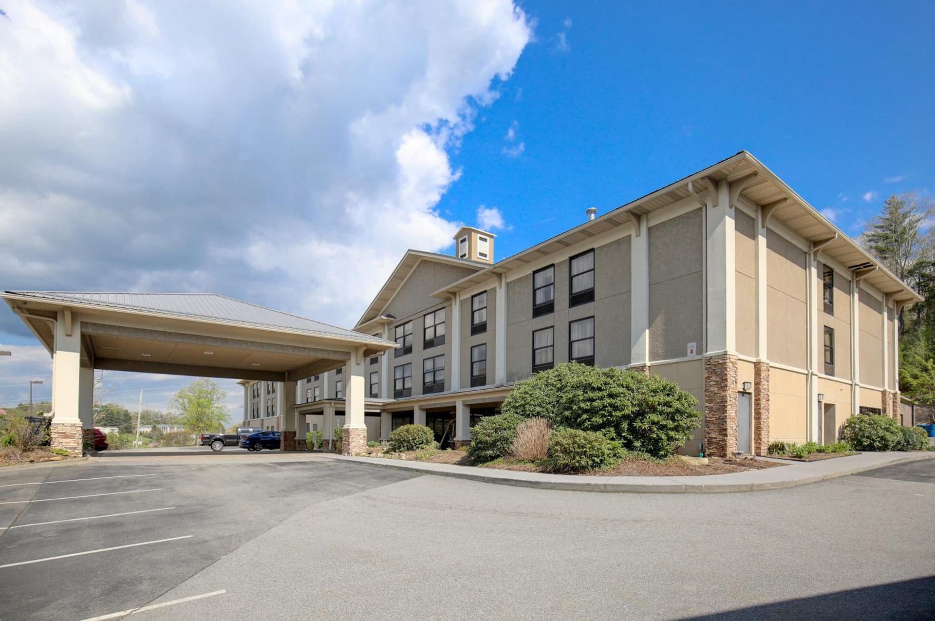 Quality Inn & Suites Boone - University Area property views in Boone, NC — gallery photo 3