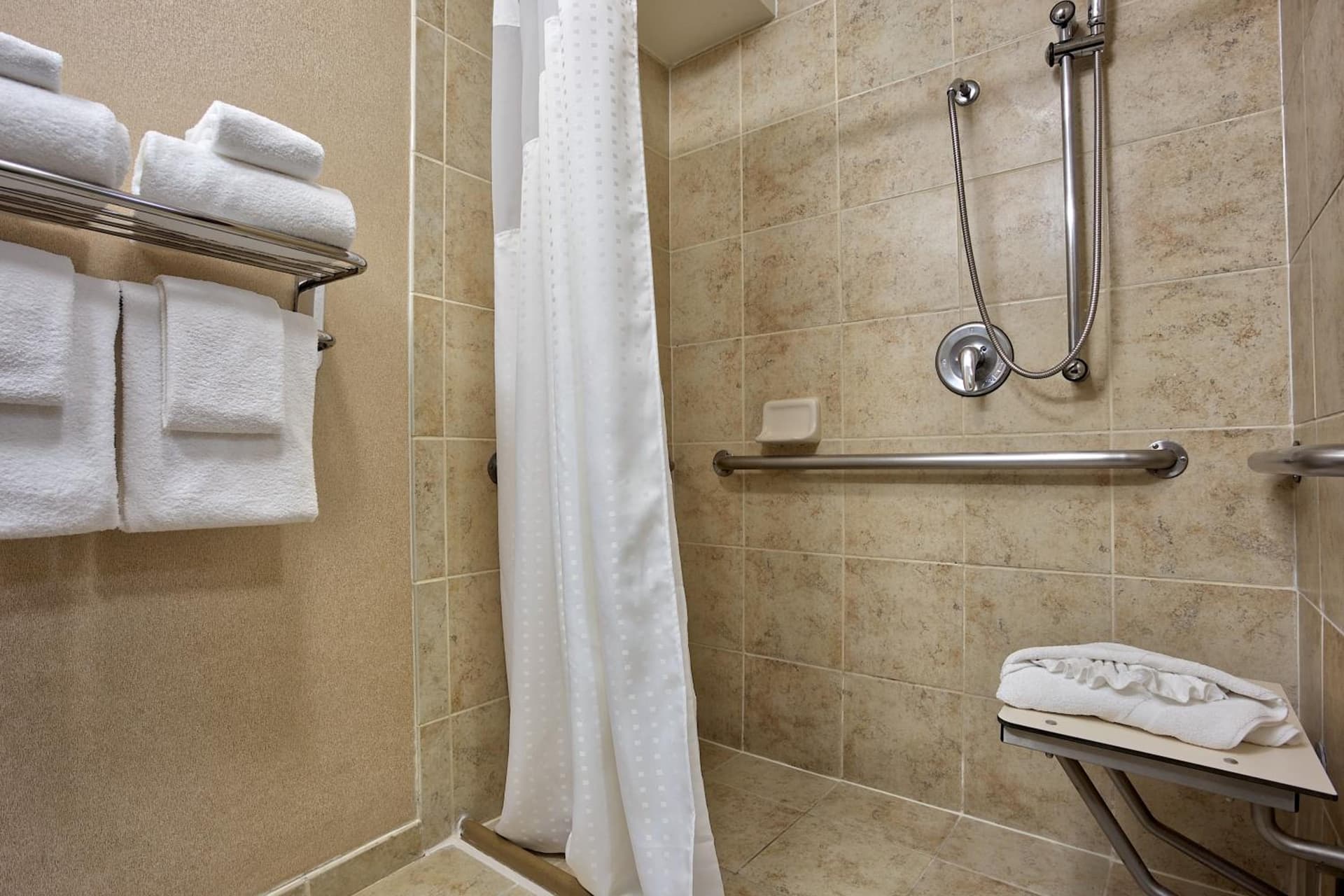 Hampton Inn by Hilton Costa Mesa Newport Beach gallery photo in Costa Mesa, CA — image 22