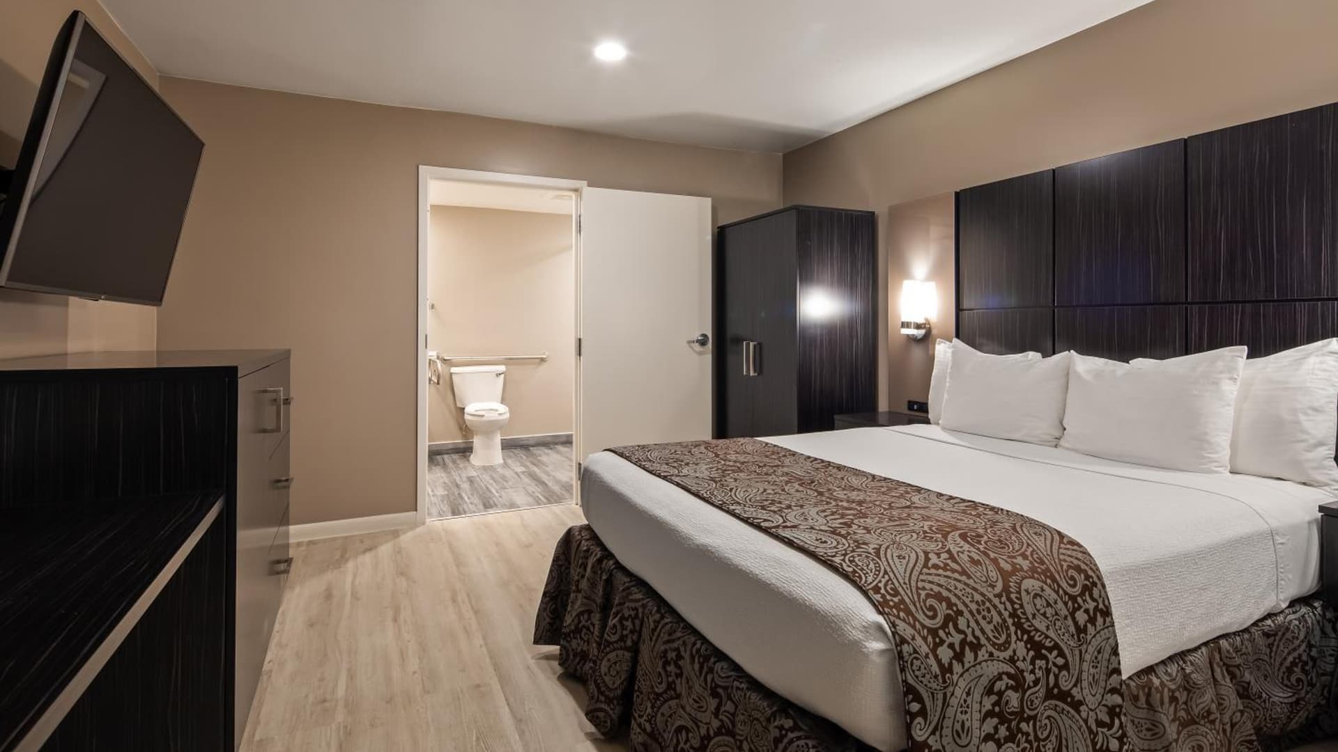 SureStay Plus by Best Western Santa Clara Silicon Valley gallery photo in Santa Clara, CA — image 26