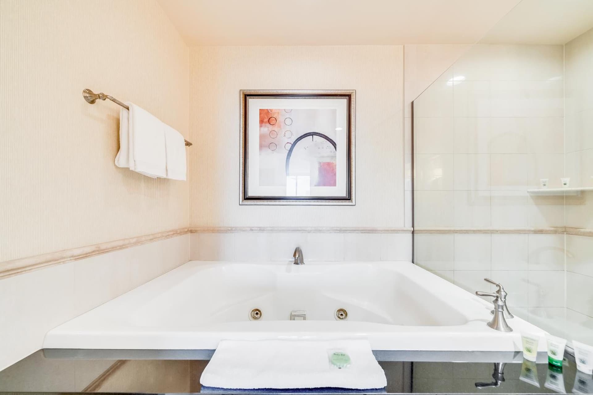 Jet Luxury at The Signature Condo Hotel interior in Las Vegas, NV — gallery photo 2