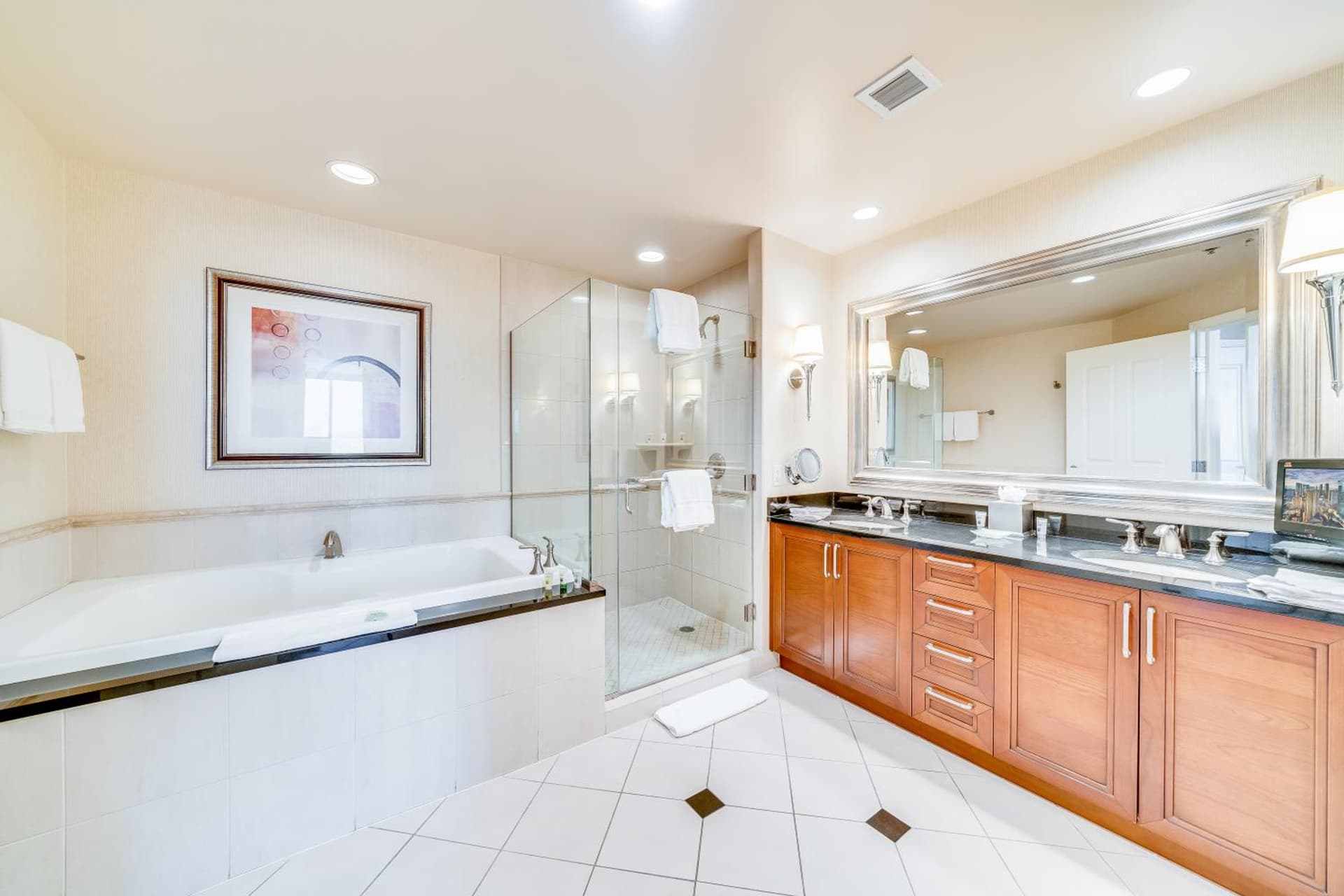 Jet Luxury at The Signature Condo Hotel gallery photo in Las Vegas, NV — image 55
