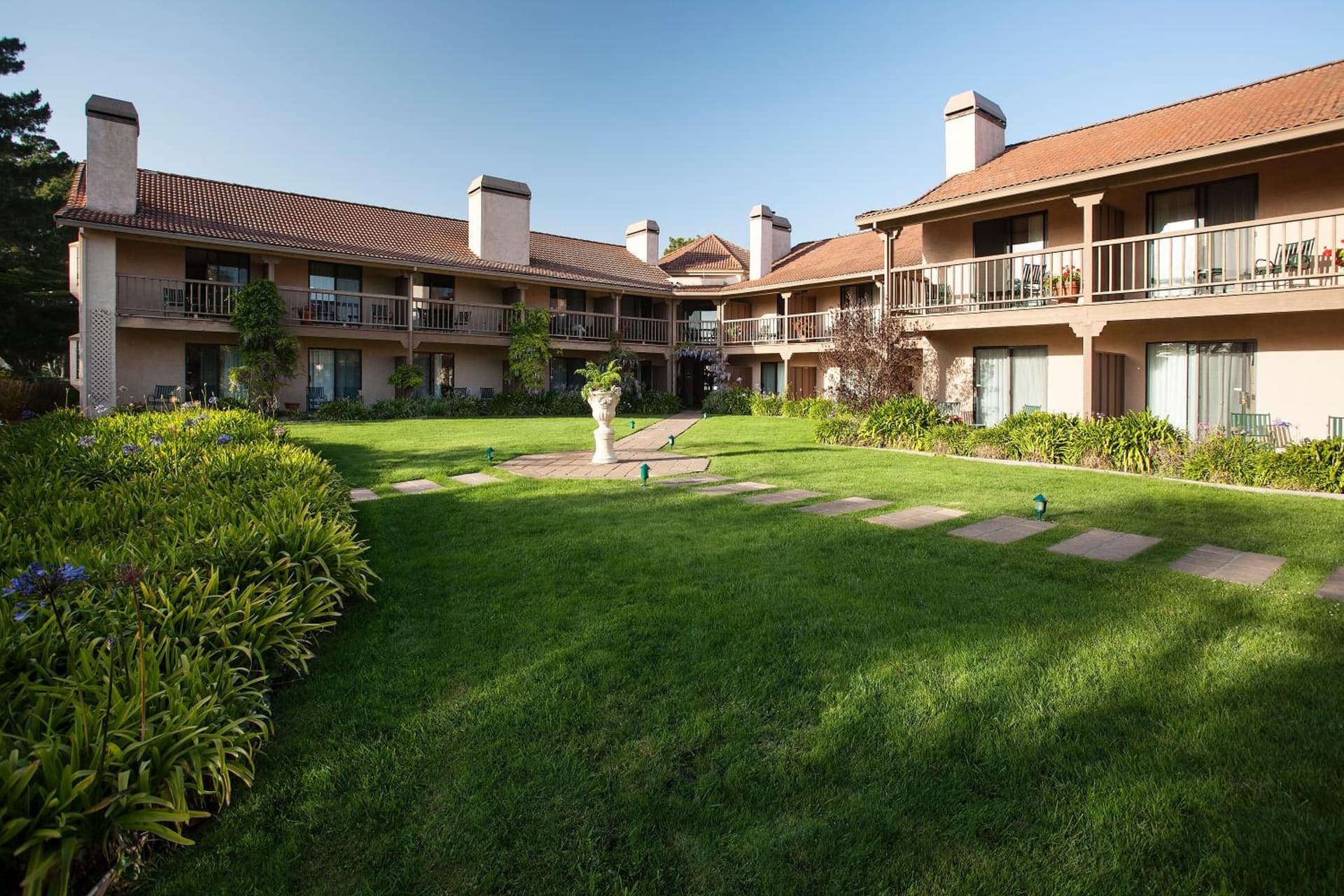 Half Moon Bay Lodge property views in Half Moon Bay, CA — gallery photo 3