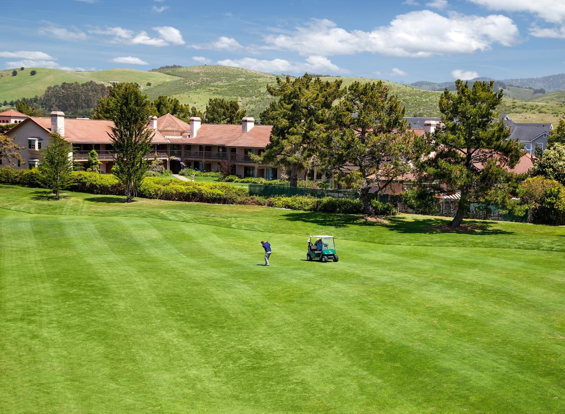 Half Moon Bay Lodge property views in Half Moon Bay, CA — gallery photo 3