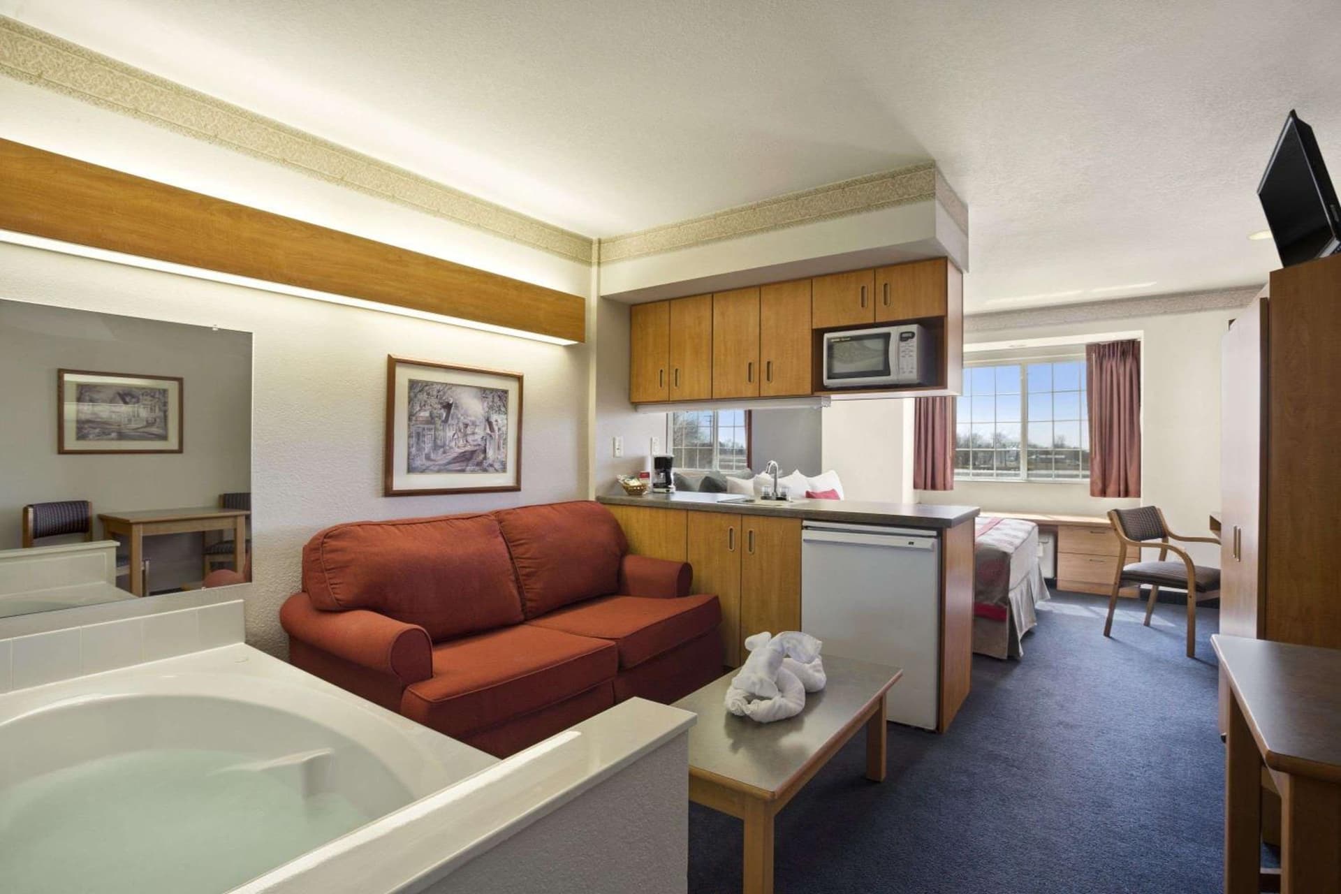 Ramada Limited by Wyndham, Bloomington I-55 & I-74 IL gallery photo in Bloomington, IL — image 31