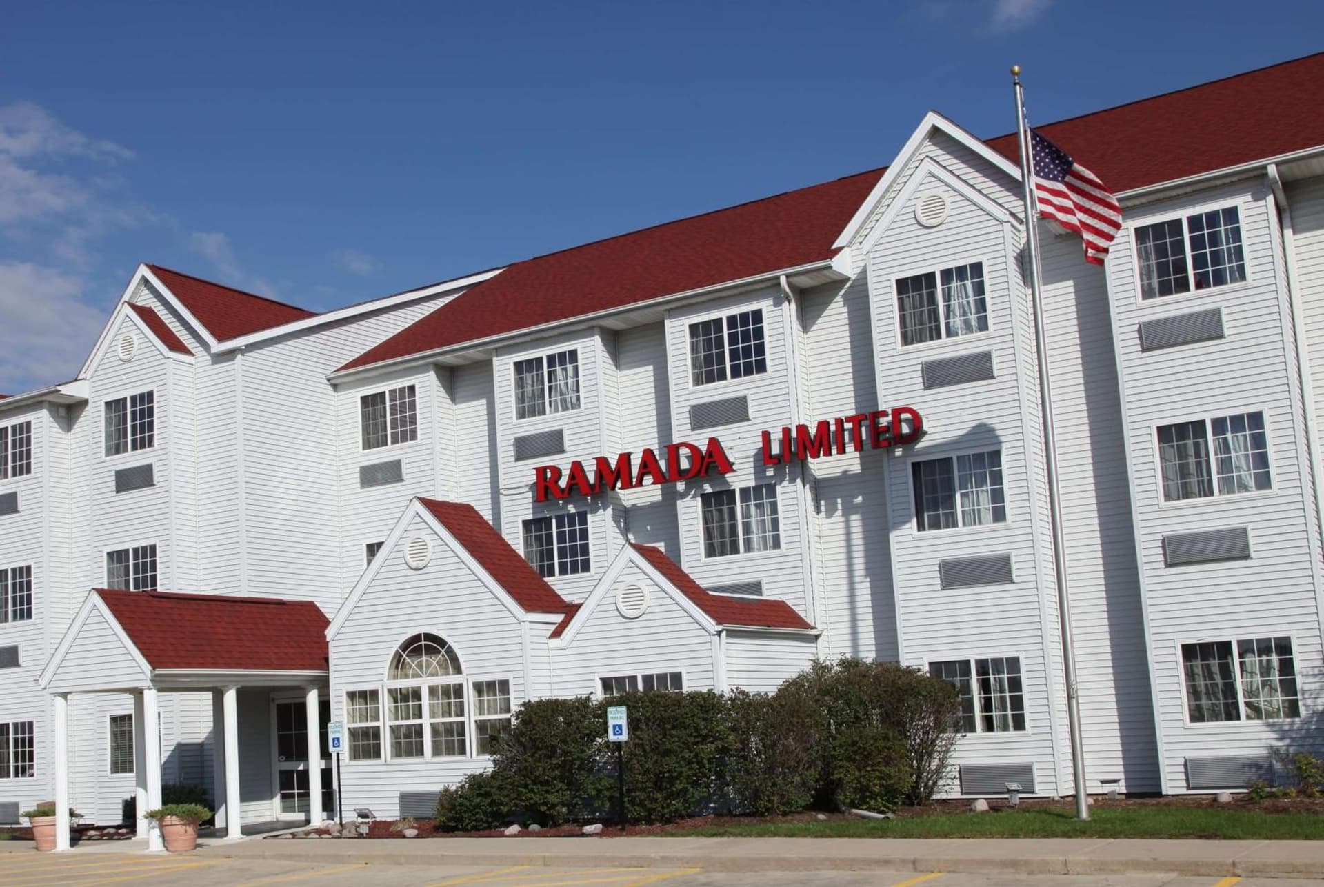 Ramada Limited by Wyndham, Bloomington I-55 & I-74 IL featured exterior or lobby in Bloomington, IL — similar hotel