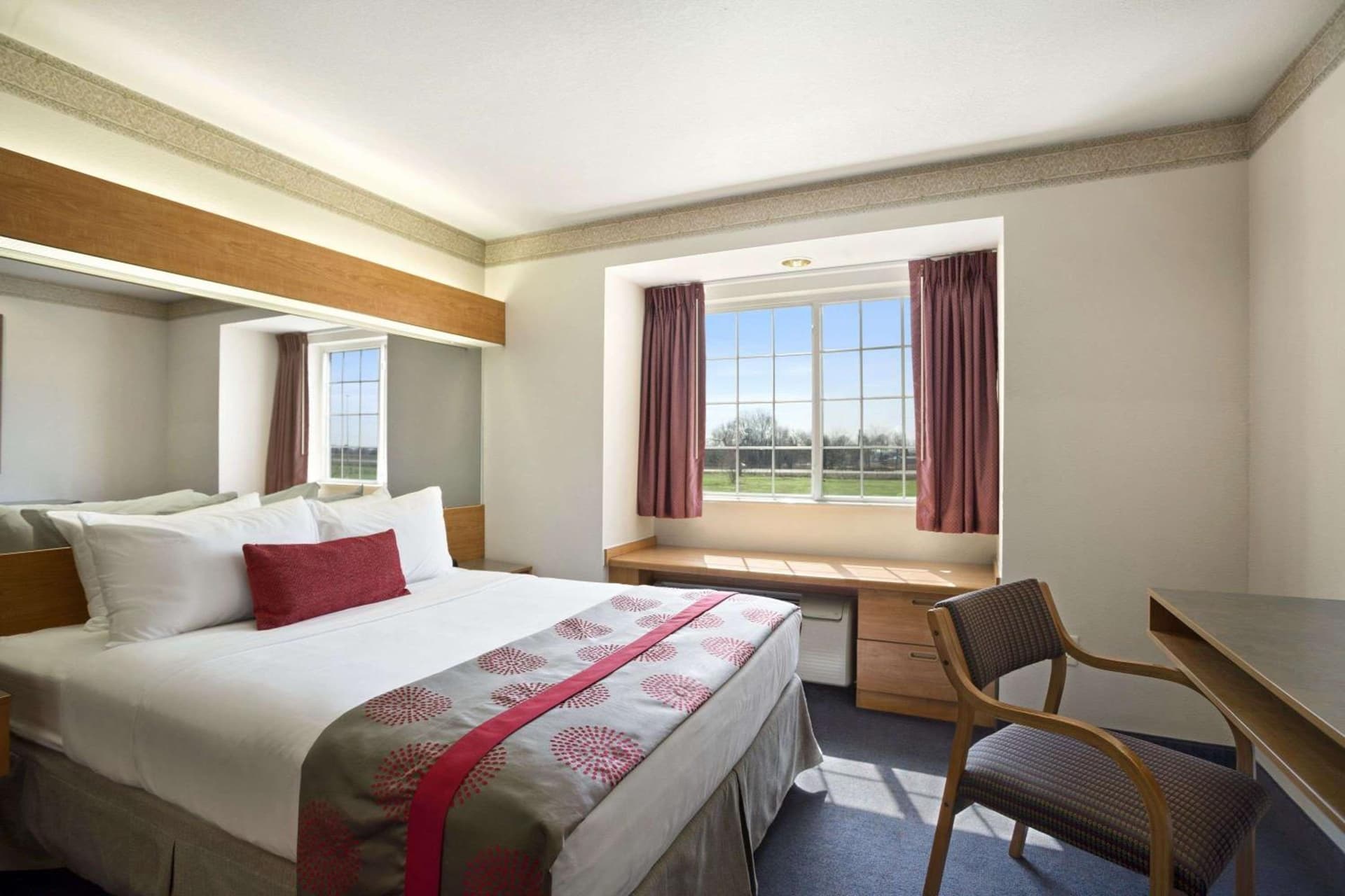 Ramada Limited by Wyndham, Bloomington I-55 & I-74 IL gallery photo in Bloomington, IL — image 11