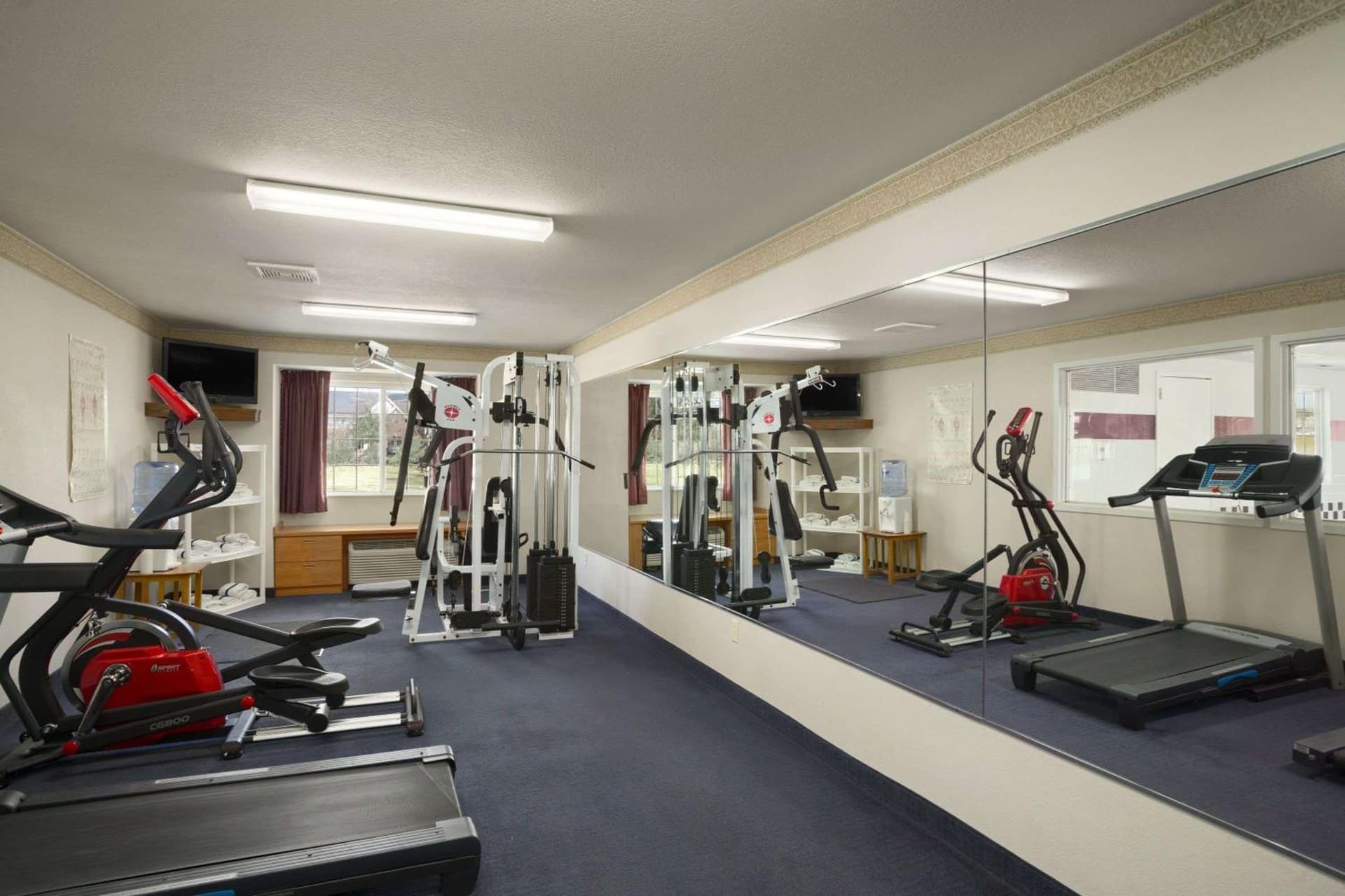 Ramada Limited by Wyndham, Bloomington I-55 & I-74 IL interior in Bloomington, IL — gallery photo 2