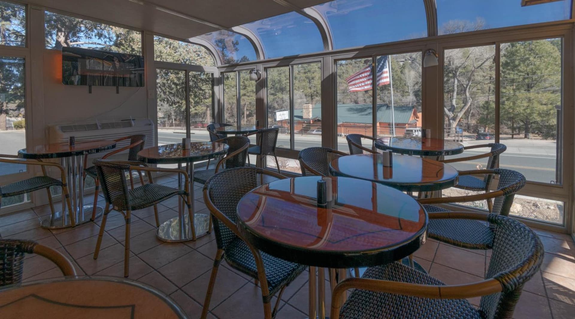 Days Inn by Wyndham Prescott interior in Prescott, AZ — gallery photo 2