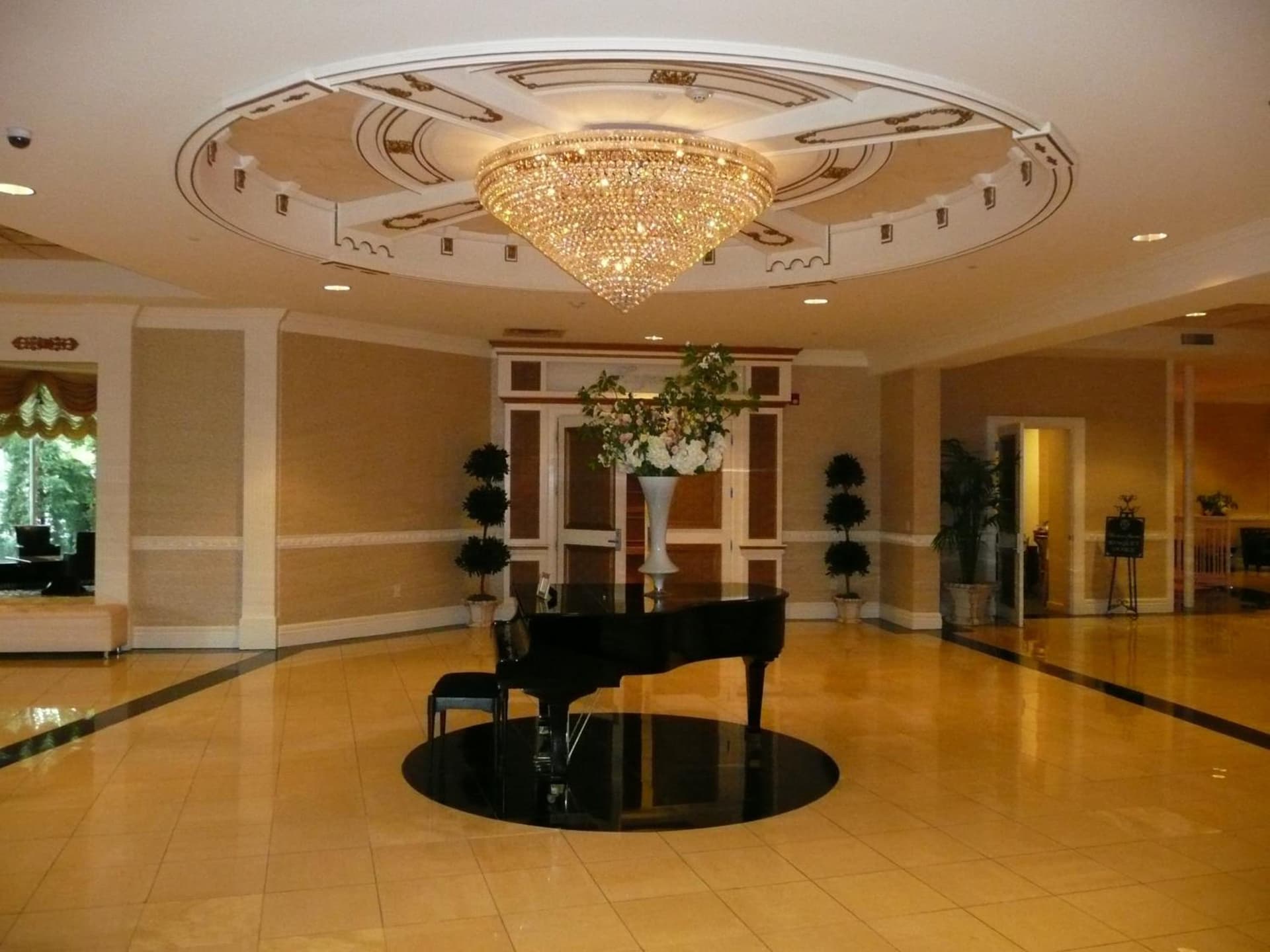 The Wilshire Grand Hotel gallery photo in West Orange, NJ — image 10