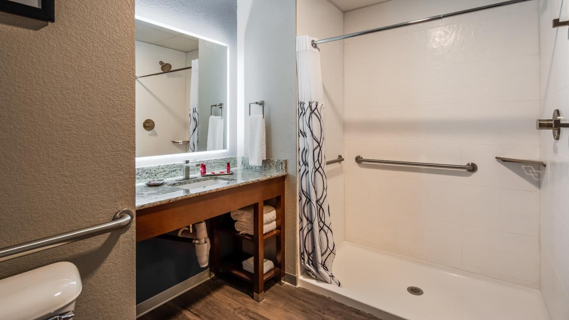 Best Western Premier Des Moines-Ankeny Hotel gallery photo in Ankeny, IA — image 4