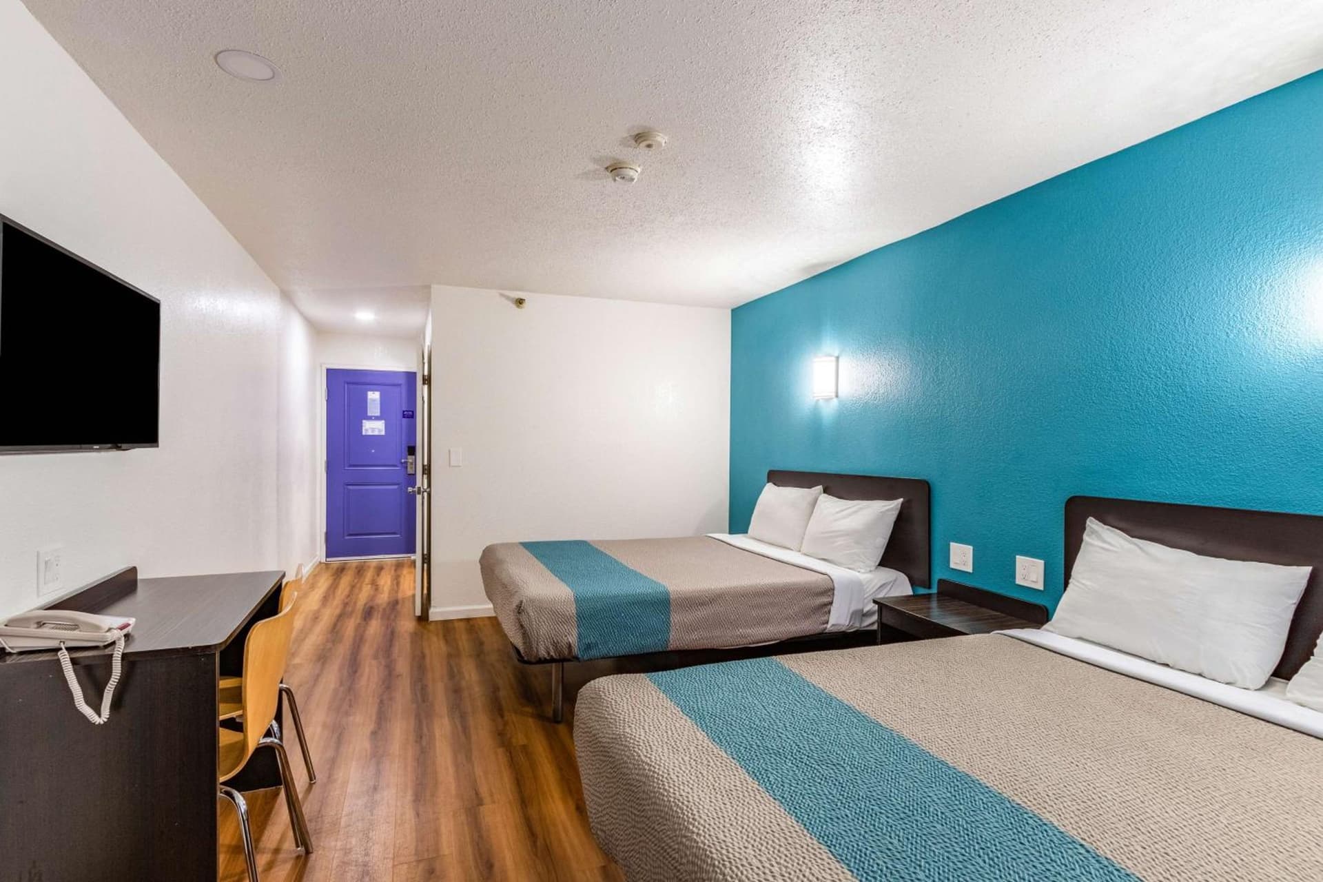 Motel 6-Fountain Valley, CA - Huntington Beach Area property views in Fountain Valley, CA — gallery photo 3