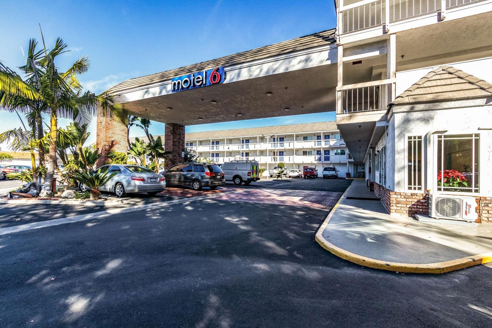Motel 6-Fountain Valley, CA - Huntington Beach Area interior in Fountain Valley, CA — gallery photo 2
