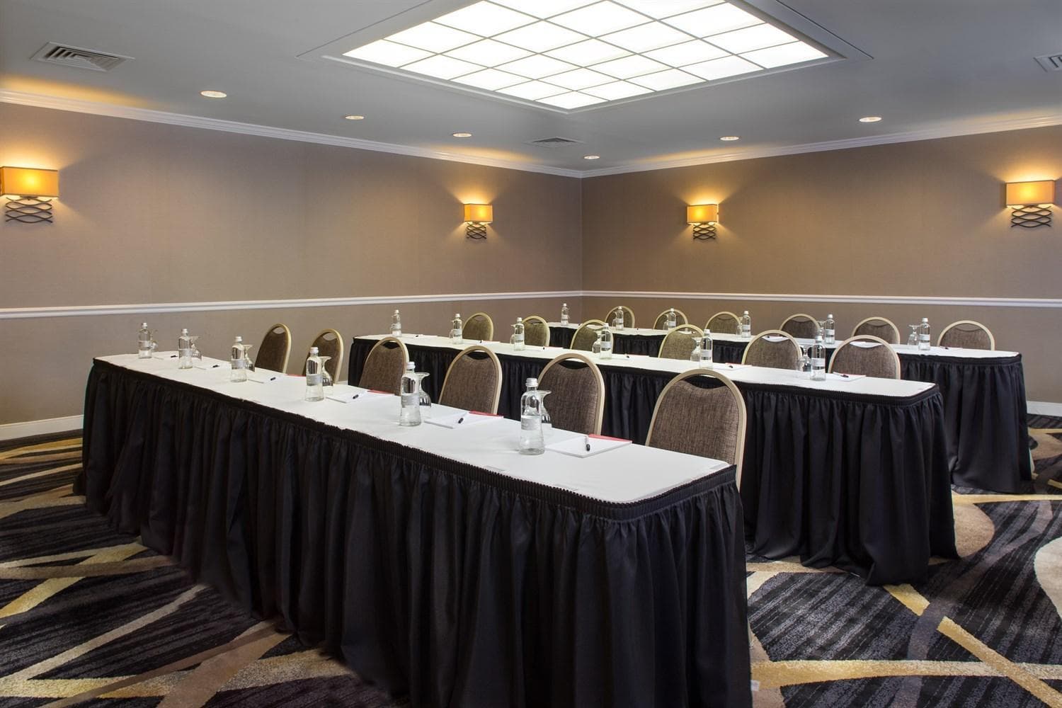 DoubleTree by Hilton New York-LaGuardia gallery photo in Queens, NY — image 46