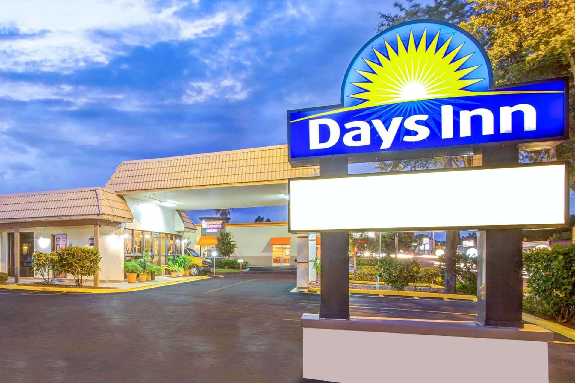 Days Inn by Wyndham St. Petersburg Central interior in St Petersburg, FL — gallery photo 2