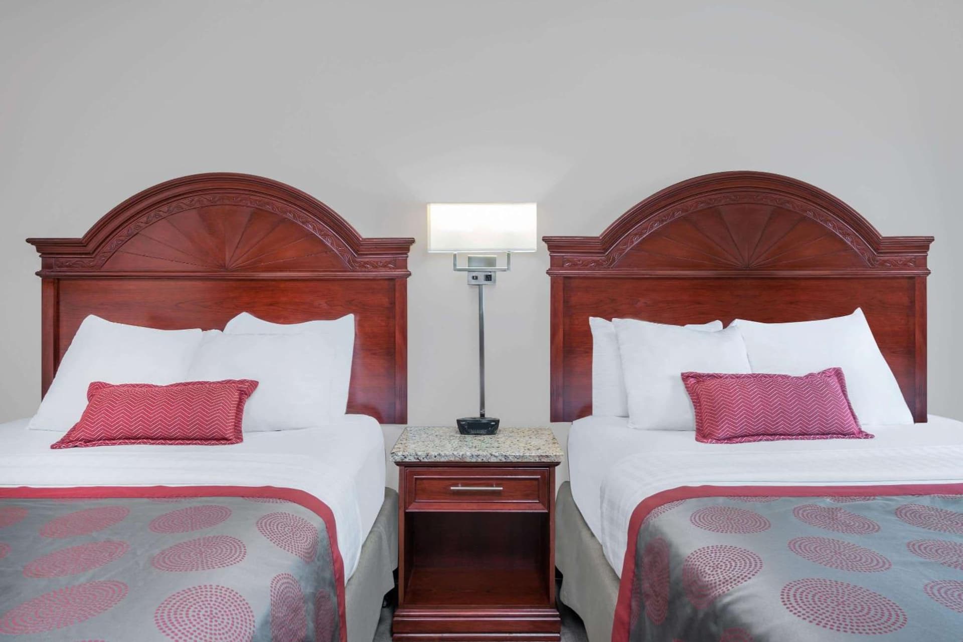 Ramada by Wyndham Minneapolis Golden Valley gallery photo in Minneapolis, MN — image 19