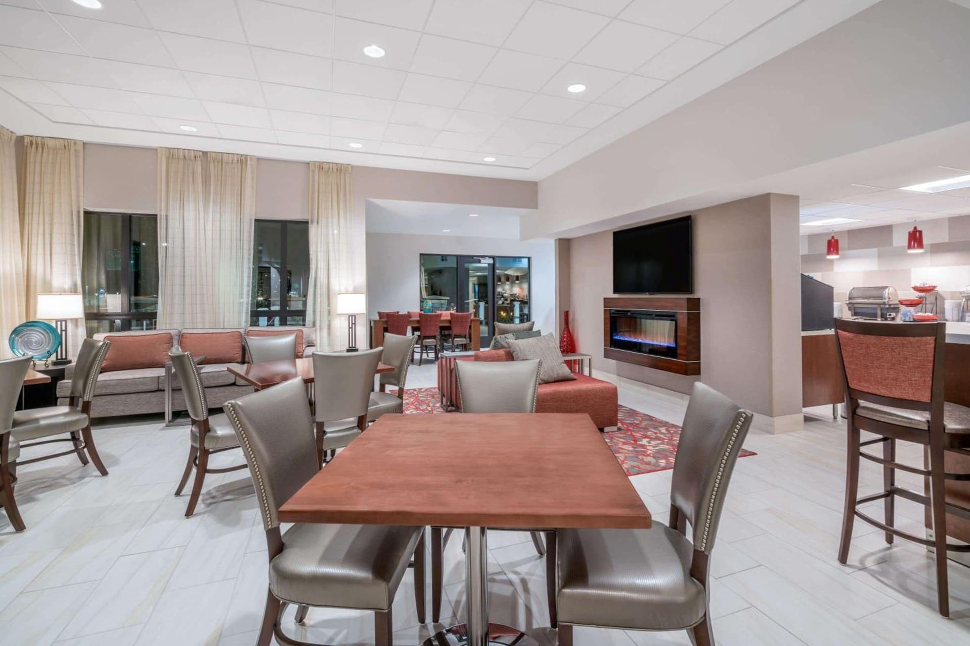 Ramada by Wyndham Minneapolis Golden Valley gallery photo in Minneapolis, MN — image 17
