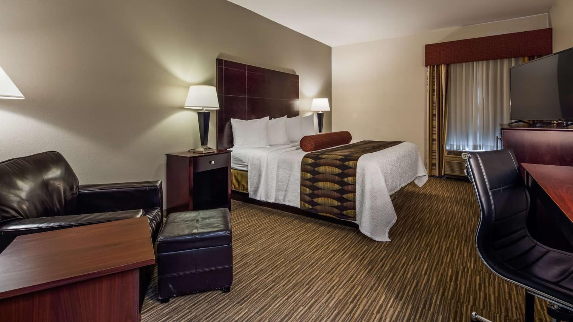 Best Western Plus O'hare International South Hotel property views in Franklin Park, IL — gallery photo 3