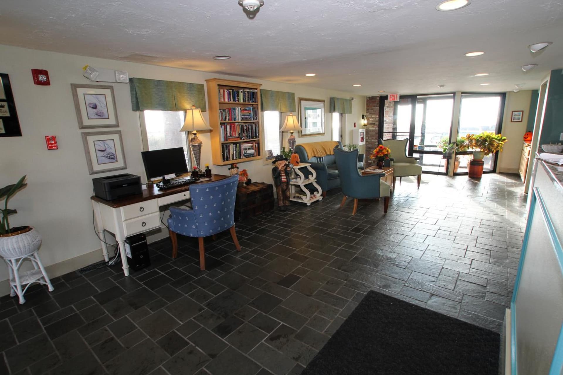 Ocean Club on Smuggler's Beach gallery photo in South Yarmouth, MA — image 19