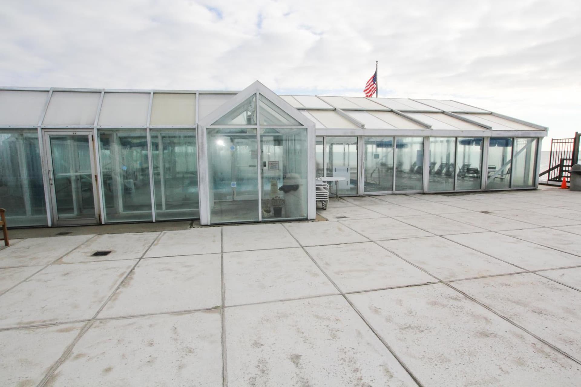 Ocean Club on Smuggler's Beach interior in South Yarmouth, MA — gallery photo 2