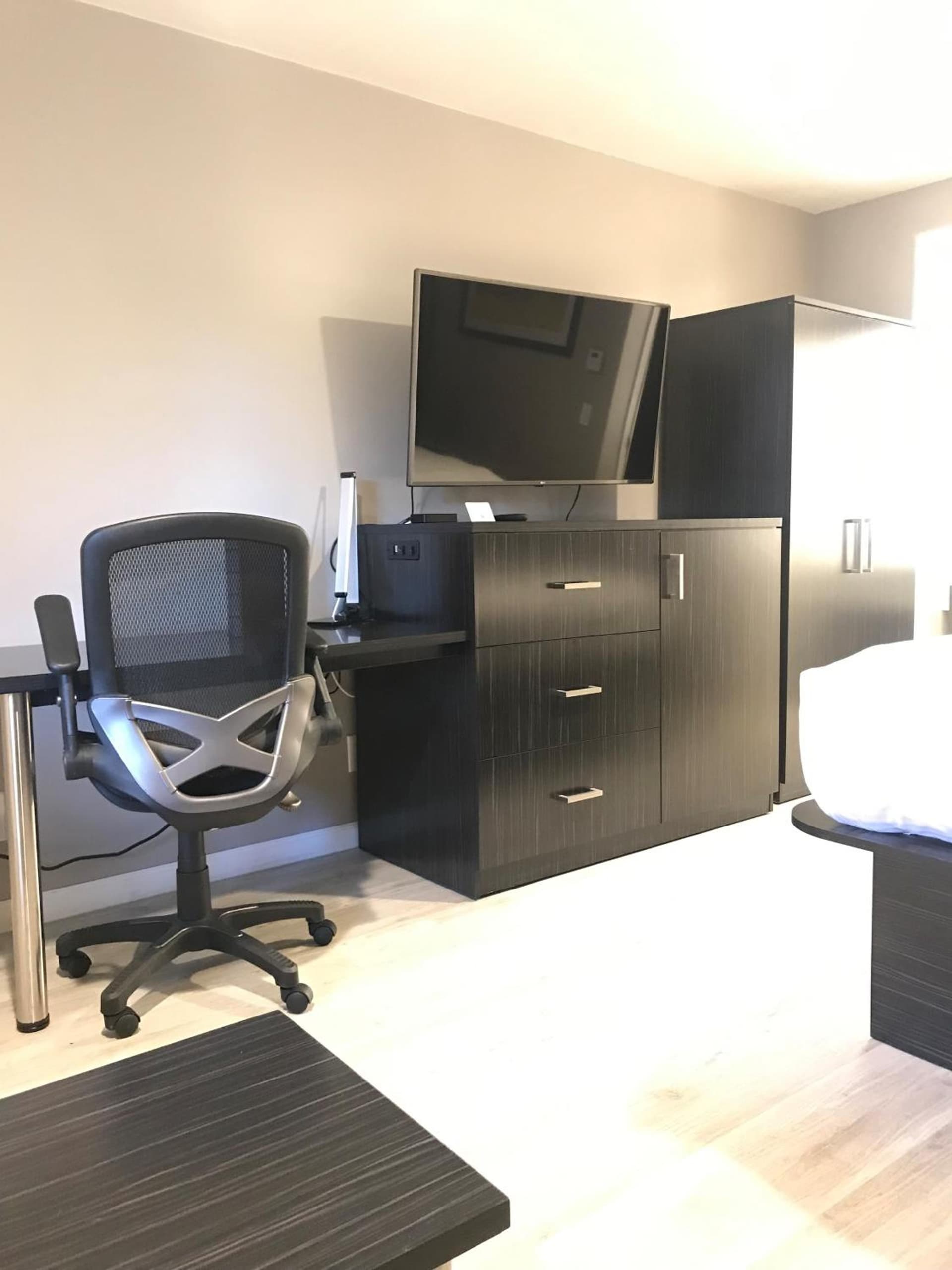 SureStay Plus by Best Western Santa Clara Silicon Valley gallery photo in Santa Clara, CA — image 9
