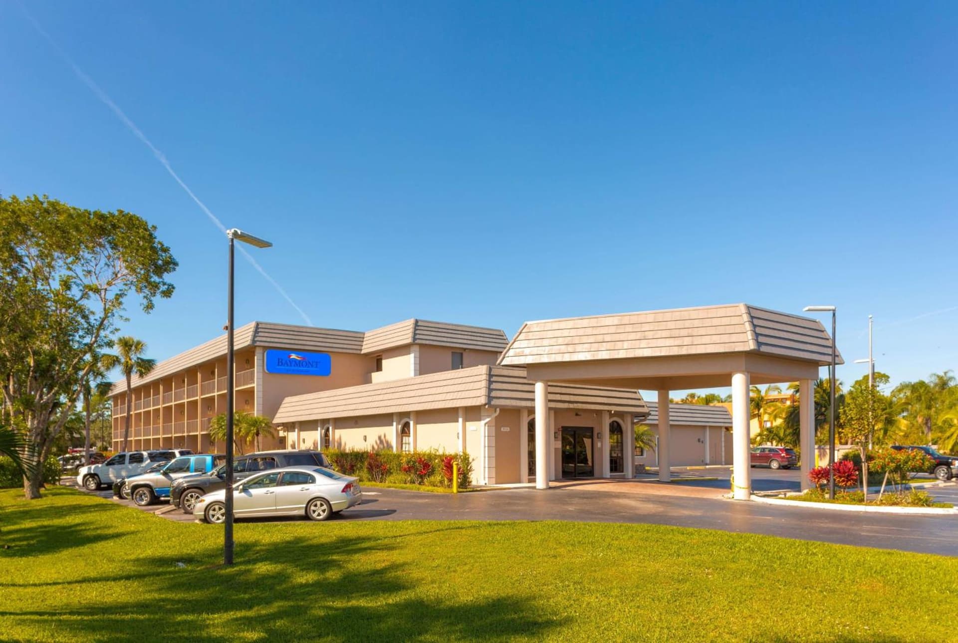Baymont by Wyndham Bonita Springs — hotel in Bonita Springs, Florida