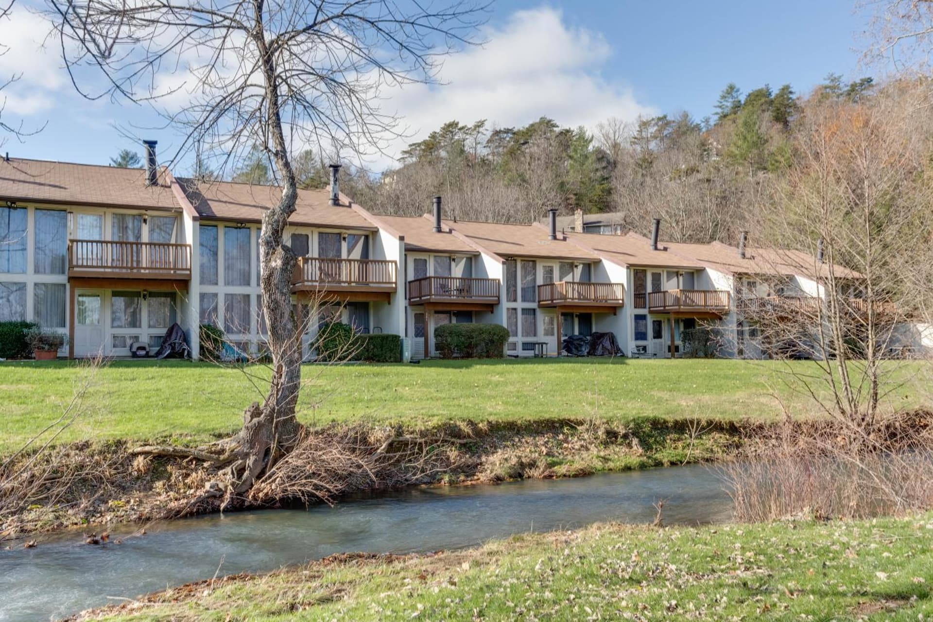 Stony Court by Coolvacay gallery photo in Basye, VA — image 18