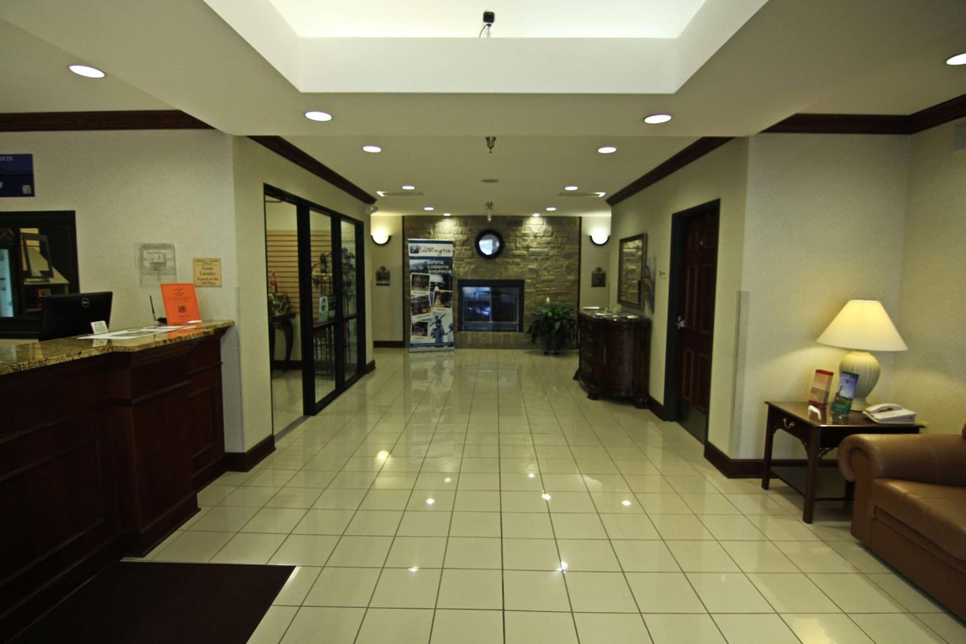 Crown Pointe Lodge; BW Signature Collection interior in Farmington, MO — gallery photo 2