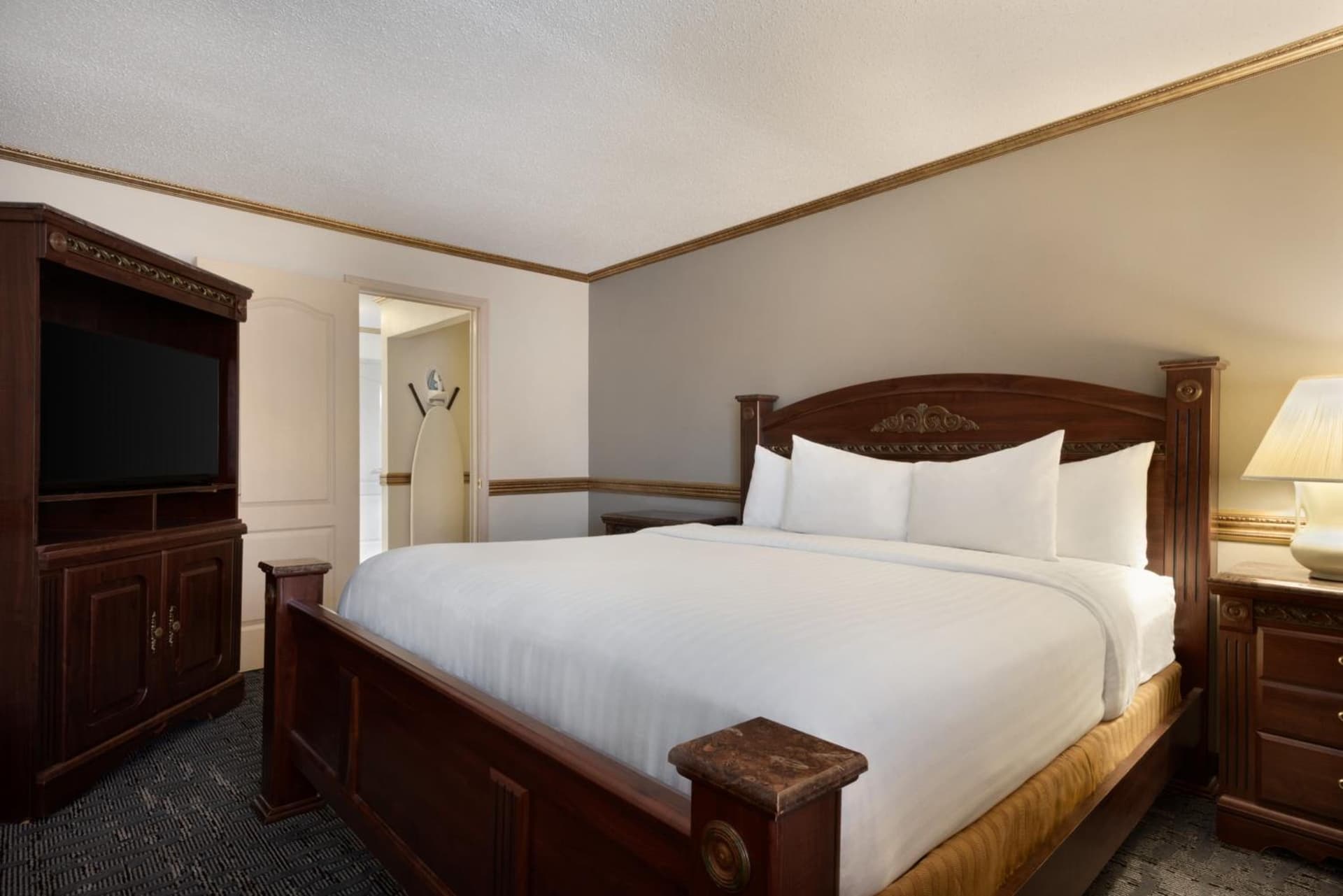 Baymont by Wyndham Des Moines North gallery photo in Des Moines, IA — image 10