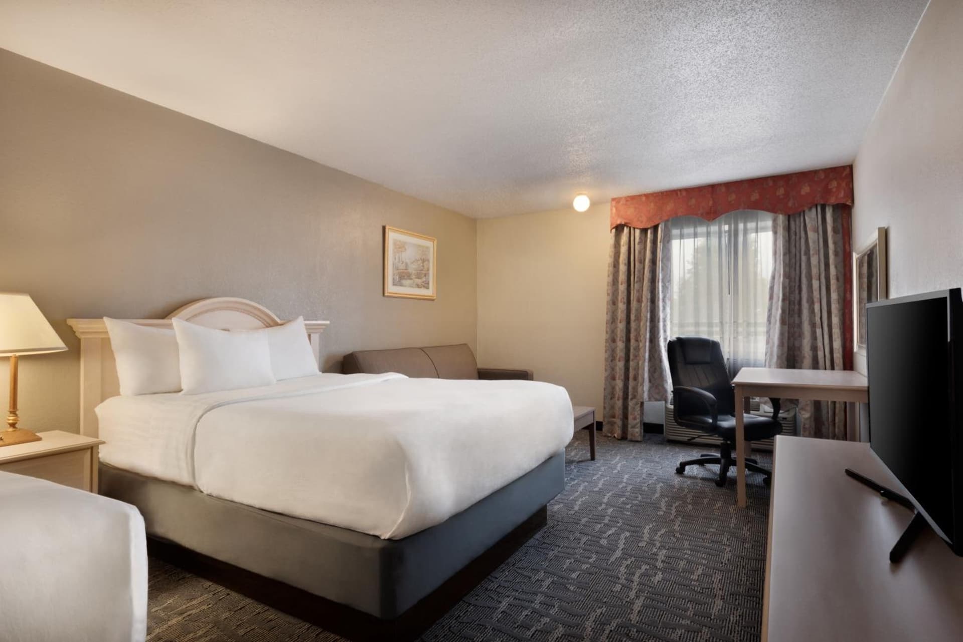 Baymont by Wyndham Des Moines North gallery photo in Des Moines, IA — image 45