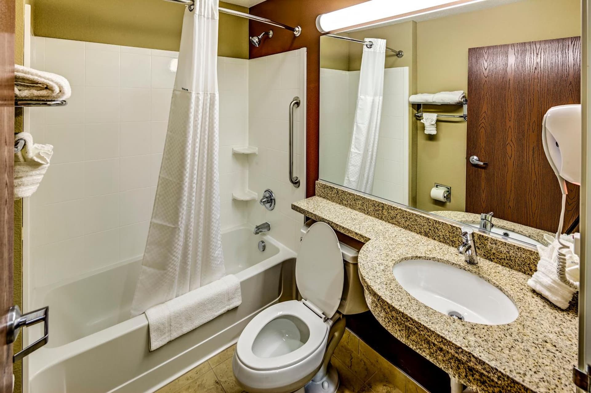 Microtel Inn and Suites North Canton interior in North Canton, OH — gallery photo 2