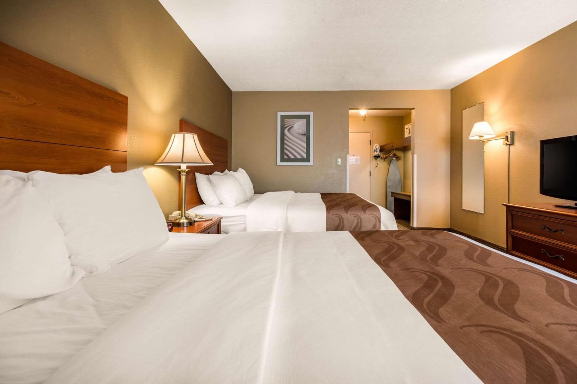 Quality Inn & Suites New Castle gallery photo in New Castle, PA — image 8