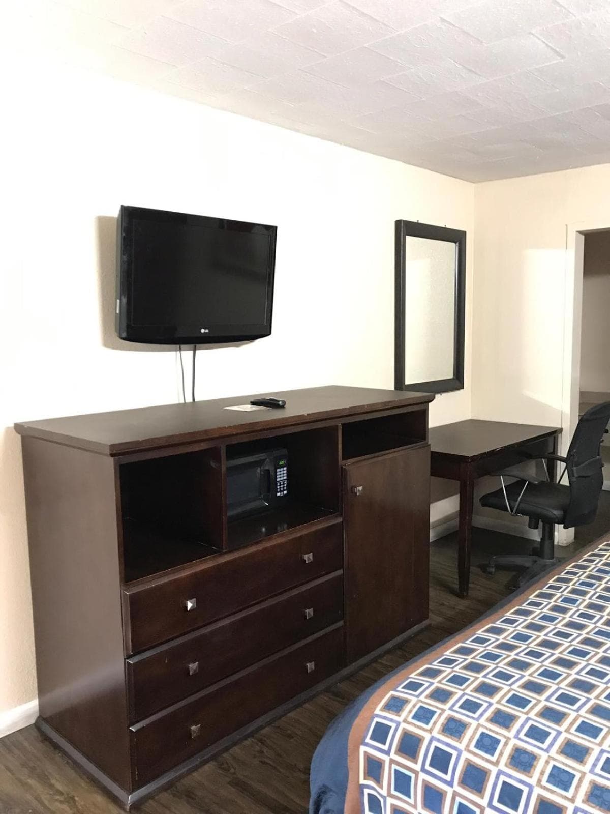 Express Inn property views in Lafayette, LA — gallery photo 3