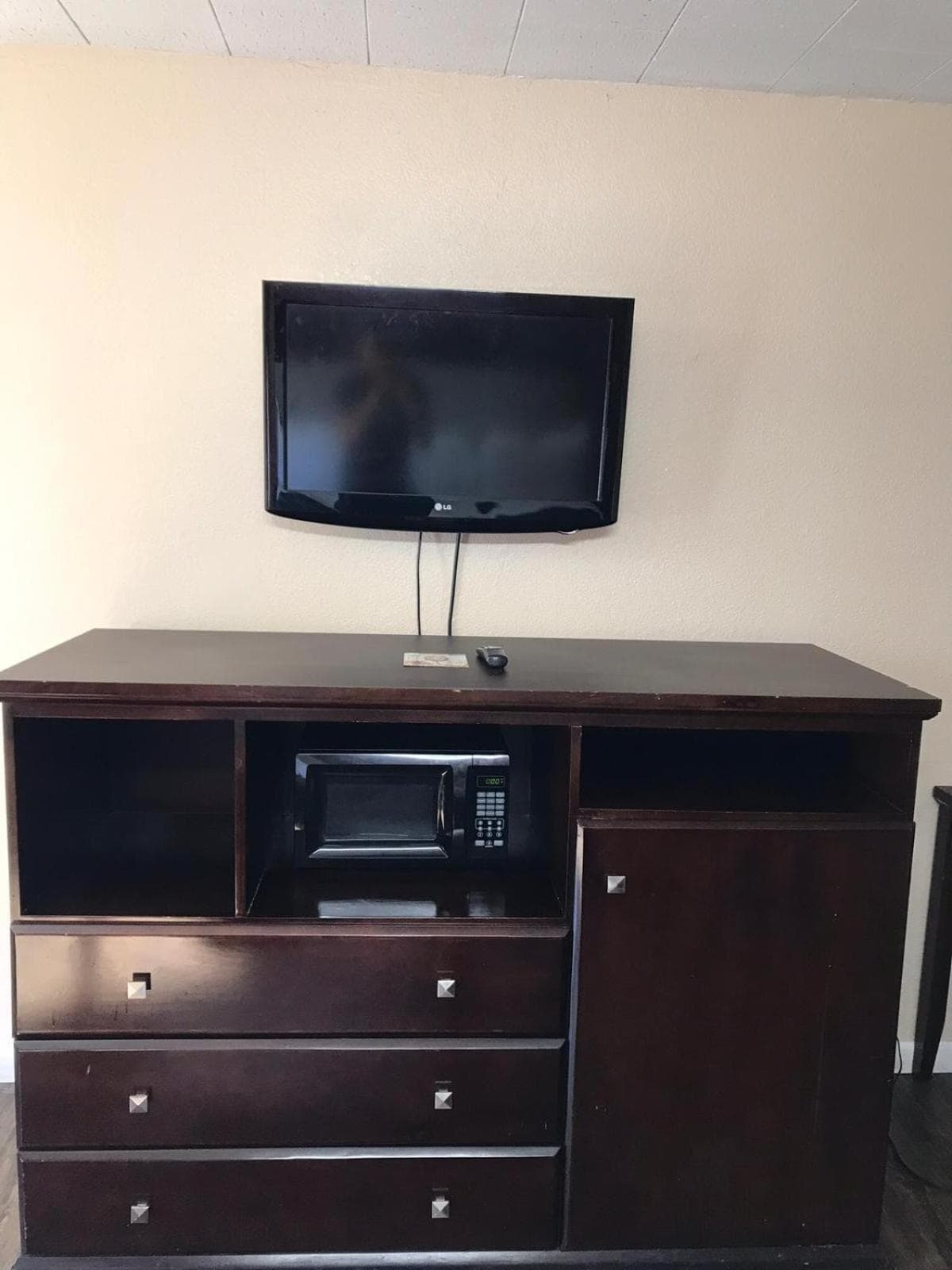 Express Inn property views in Lafayette, LA — gallery photo 3