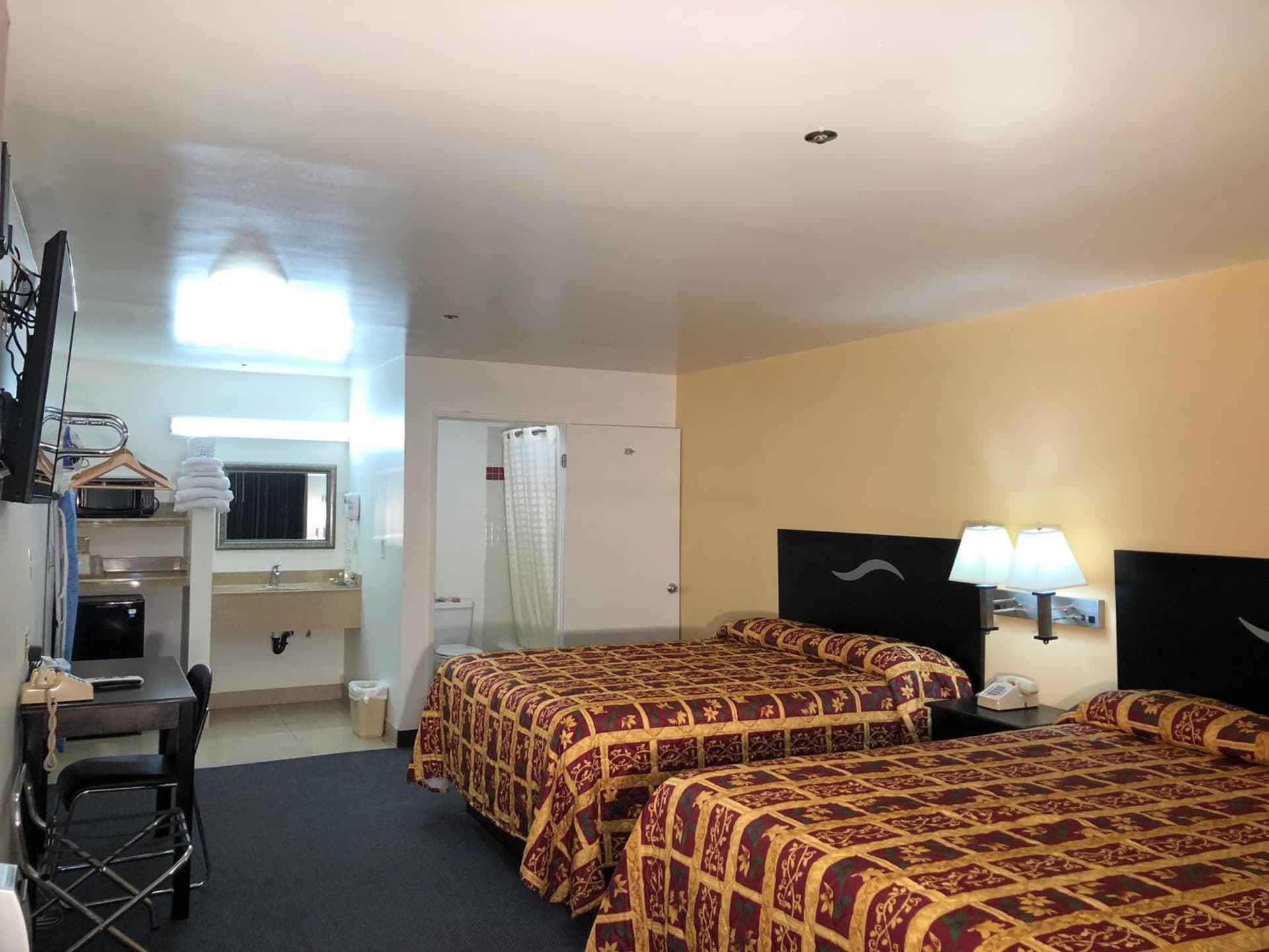 Luxury Inn gallery photo in Norwalk, CA — image 13