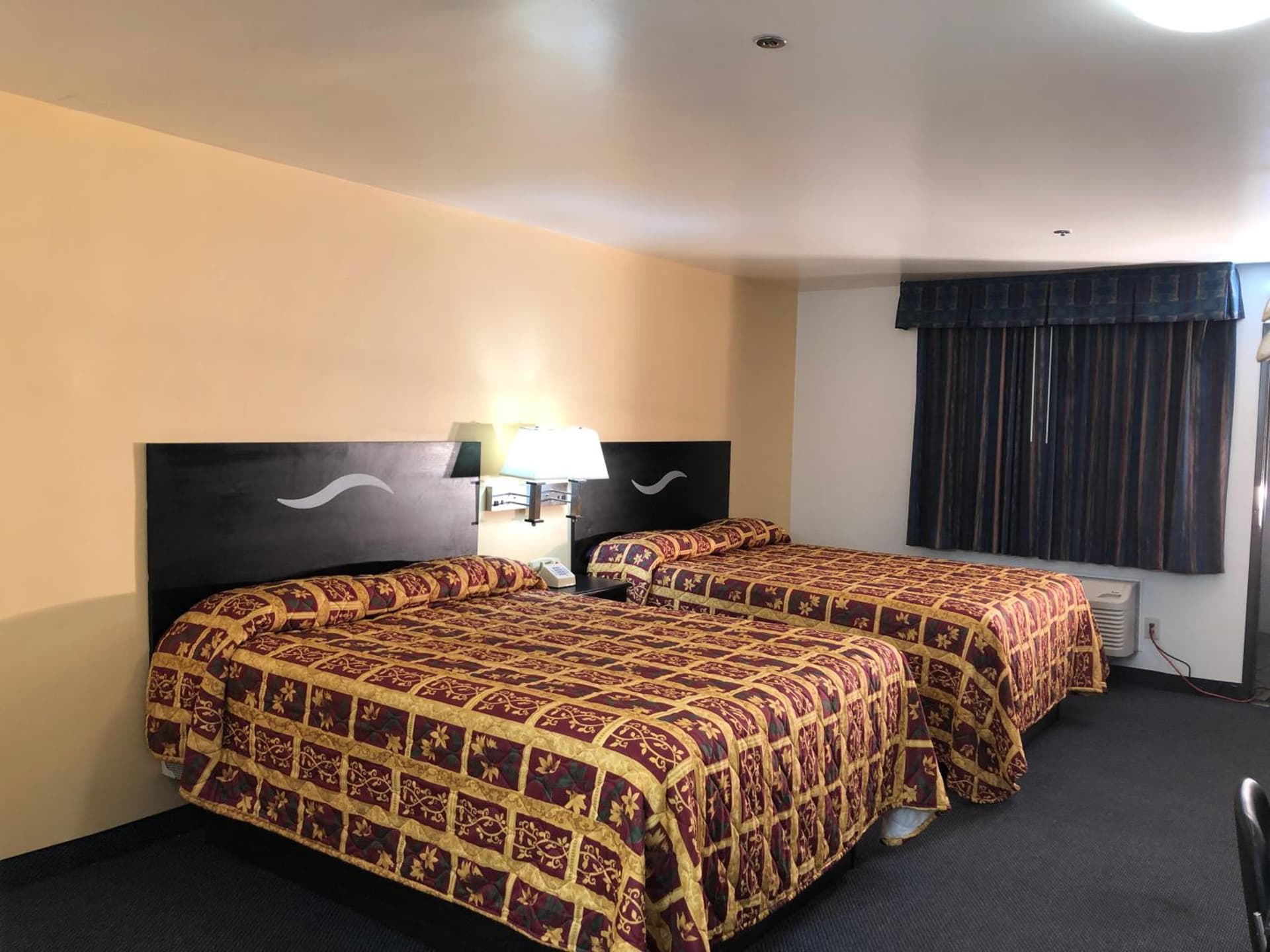 Luxury Inn gallery photo in Norwalk, CA — image 9