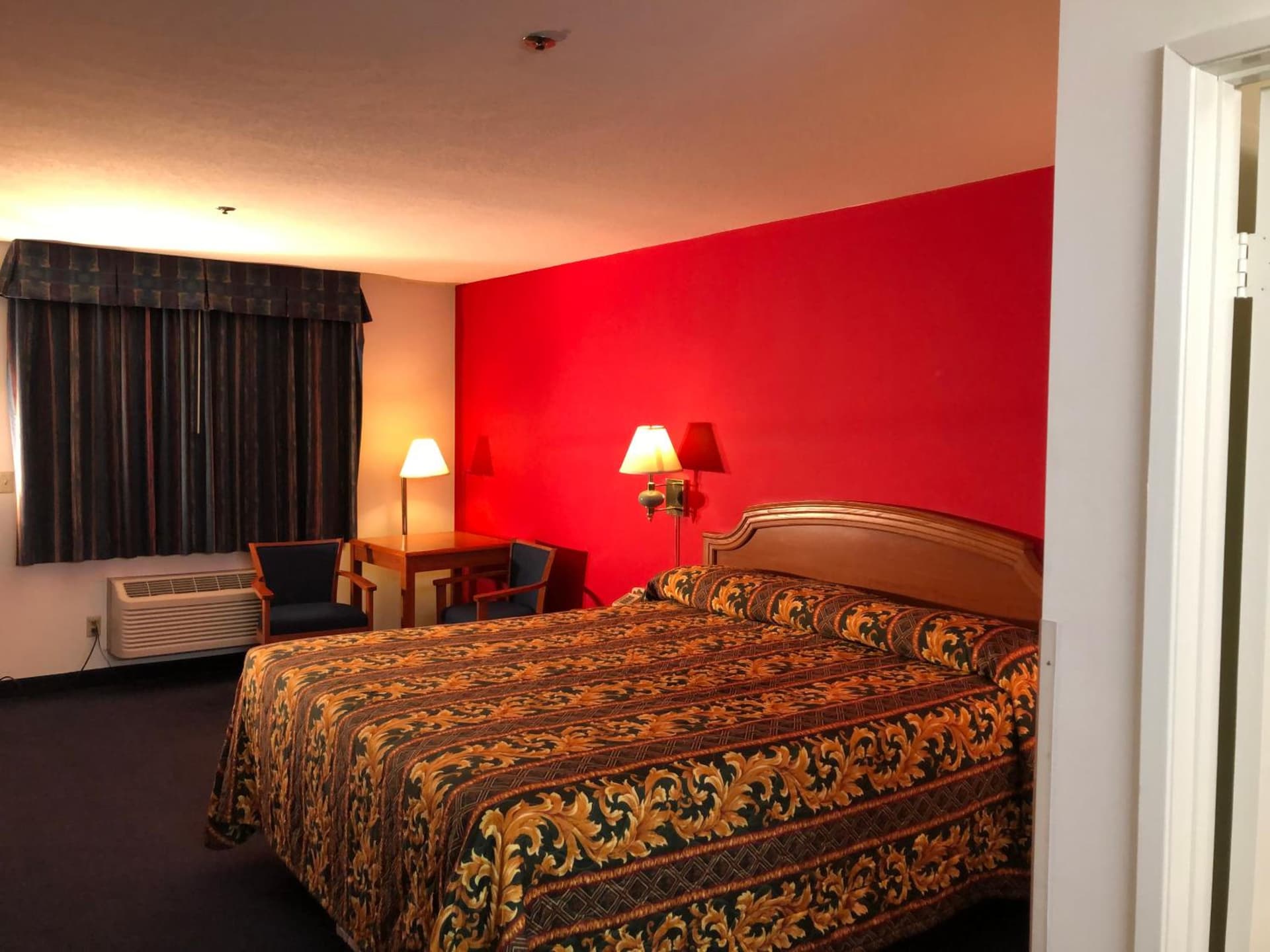 Luxury Inn gallery photo in Norwalk, CA — image 6