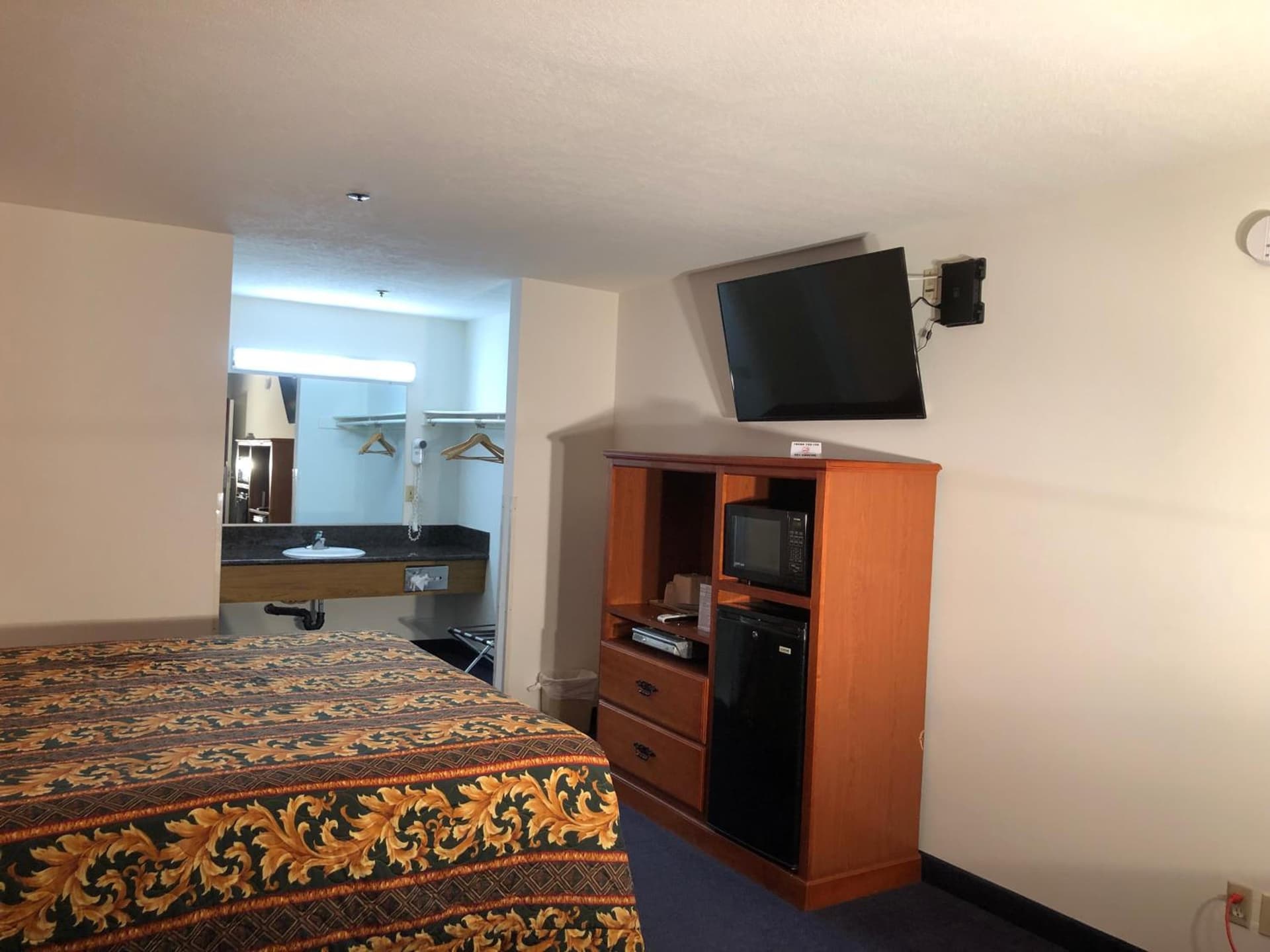 Luxury Inn gallery photo in Norwalk, CA — image 30