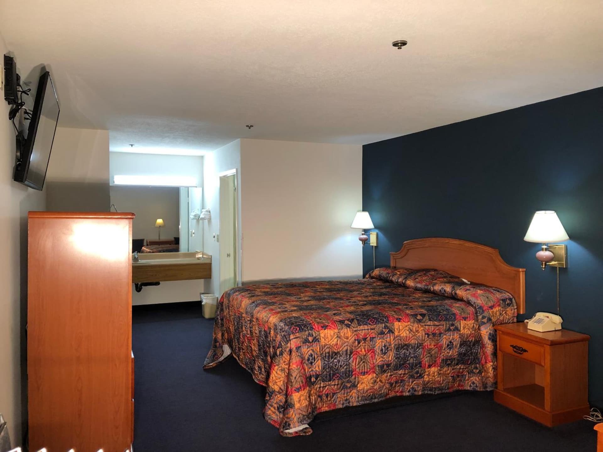 Luxury Inn gallery photo in Norwalk, CA — image 14