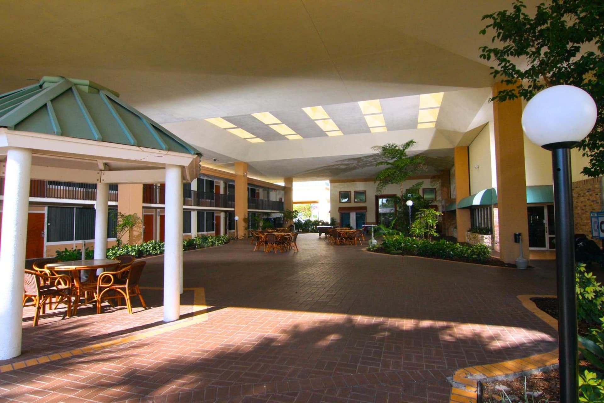 Ramada by Wyndham Kissimmee Gateway - Free Theme Park Shuttle gallery photo in Orlando, FL — image 87
