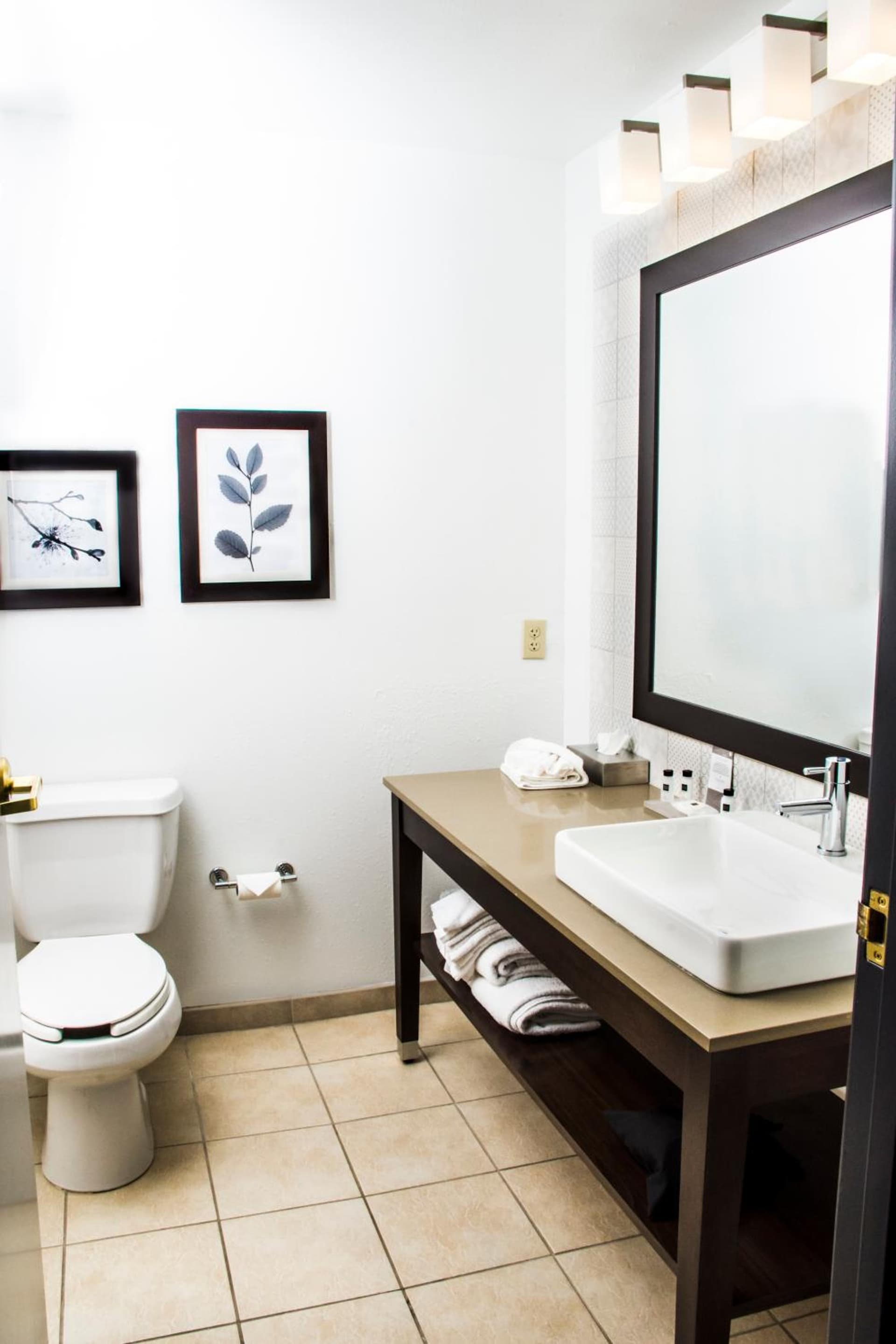 Country Inn & Suites by Radisson, Winchester, VA gallery photo in Winchester, VA — image 38