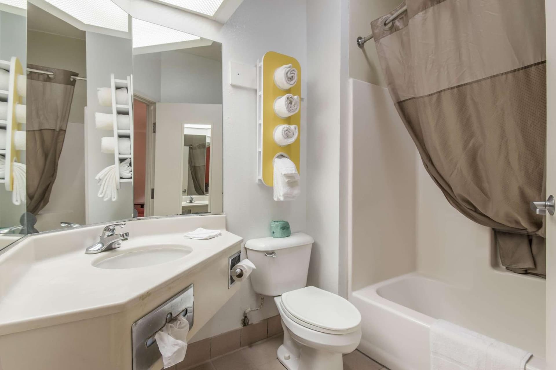 Scottish Inns & Suites - North Hershey gallery photo in Harrisburg, PA — image 15