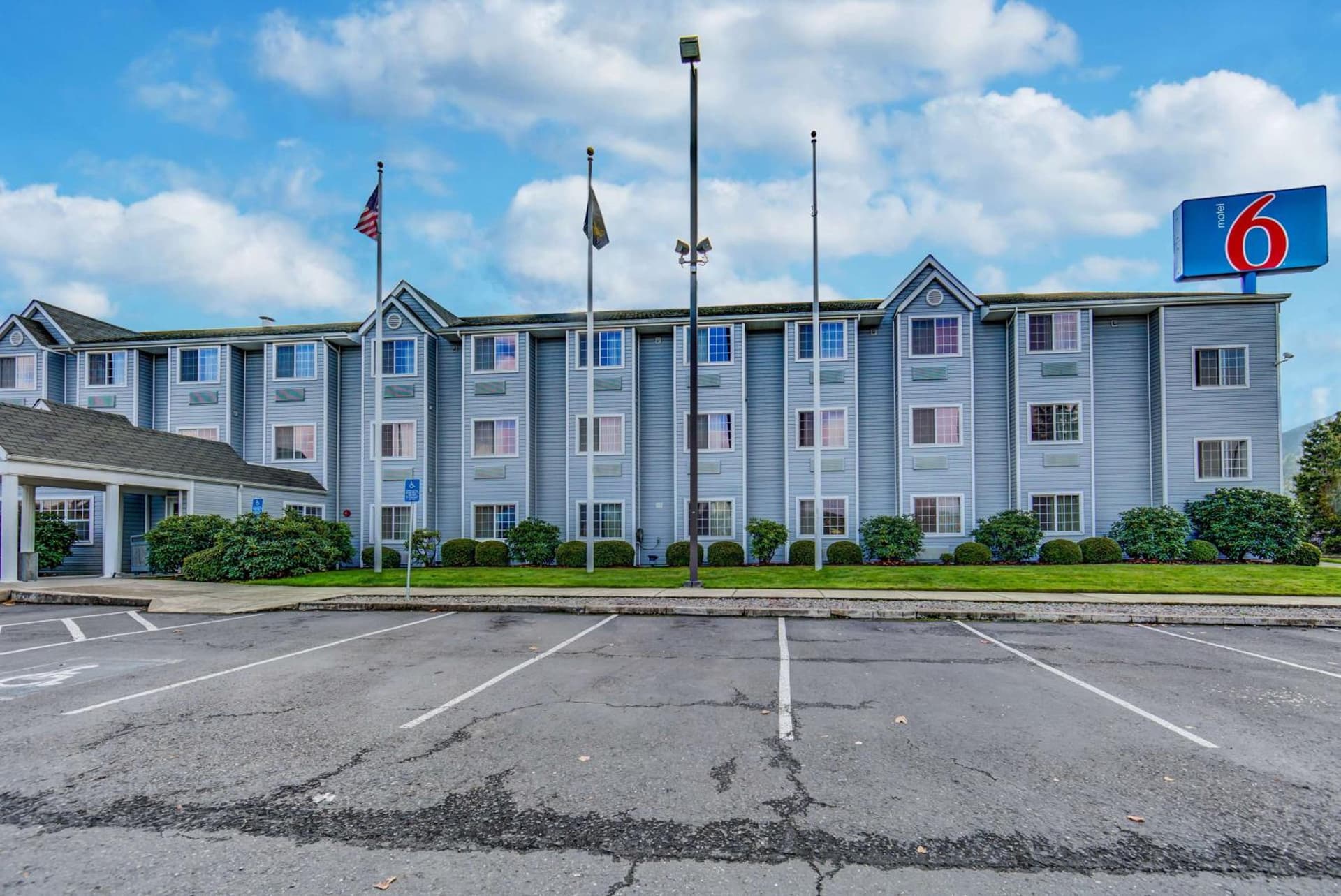 Motel 6-Sutherlin, OR interior in Sutherlin, OR — gallery photo 2