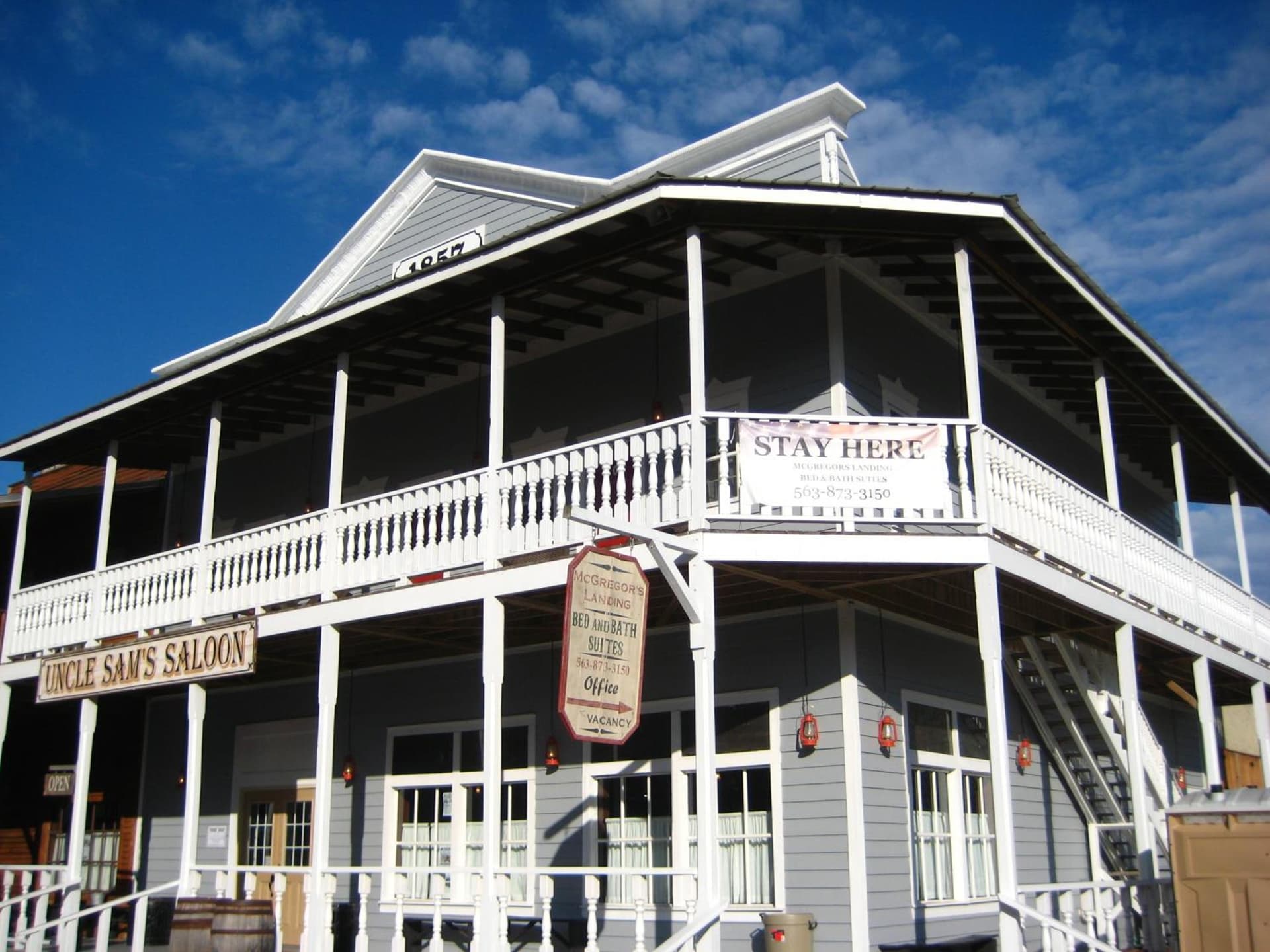 Backwoods Bed and Bath featured exterior or lobby in McGregor, IA — similar hotel