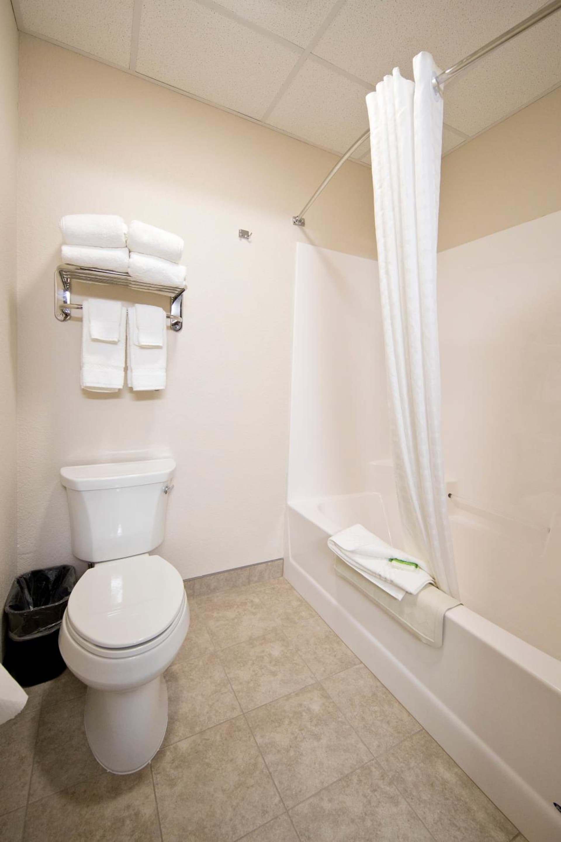 Cobblestone Inn & Suites – Manchester property views in Manchester, IA — gallery photo 3