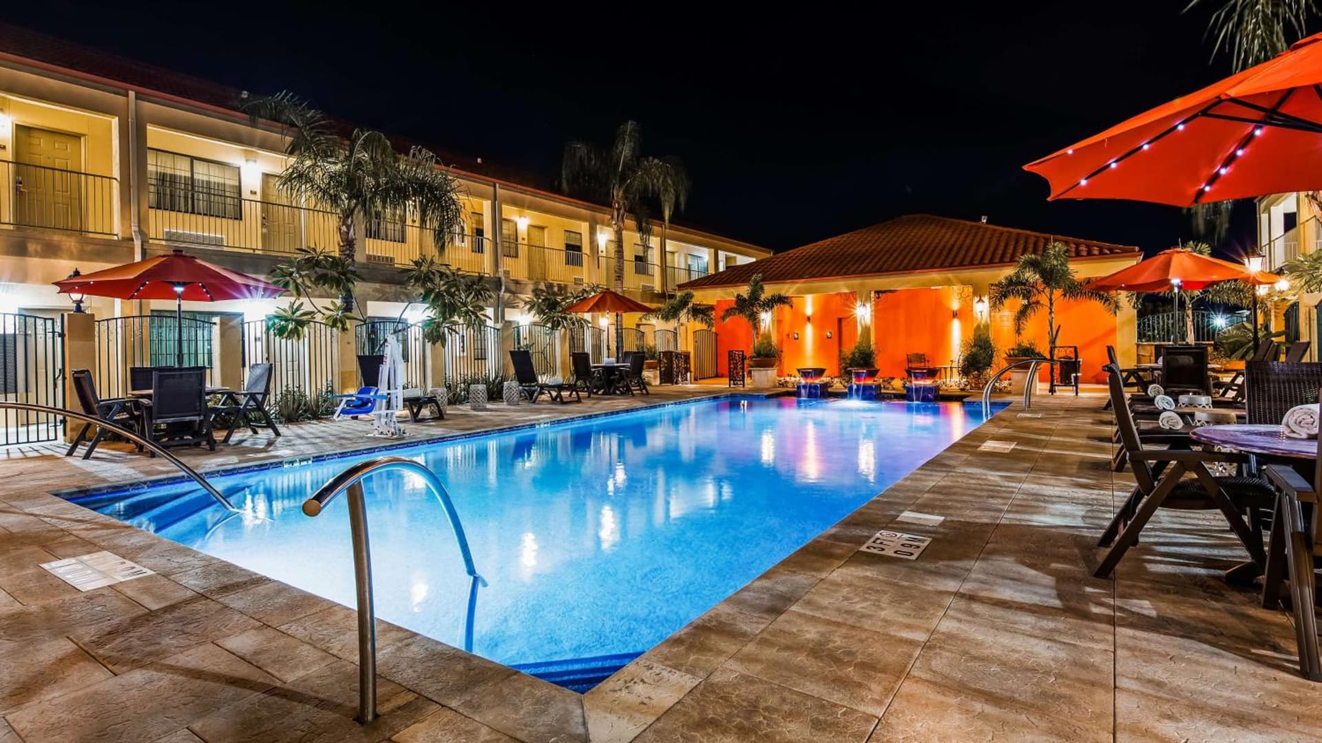 Best Western San Isidro Inn interior in Laredo, TX — gallery photo 2