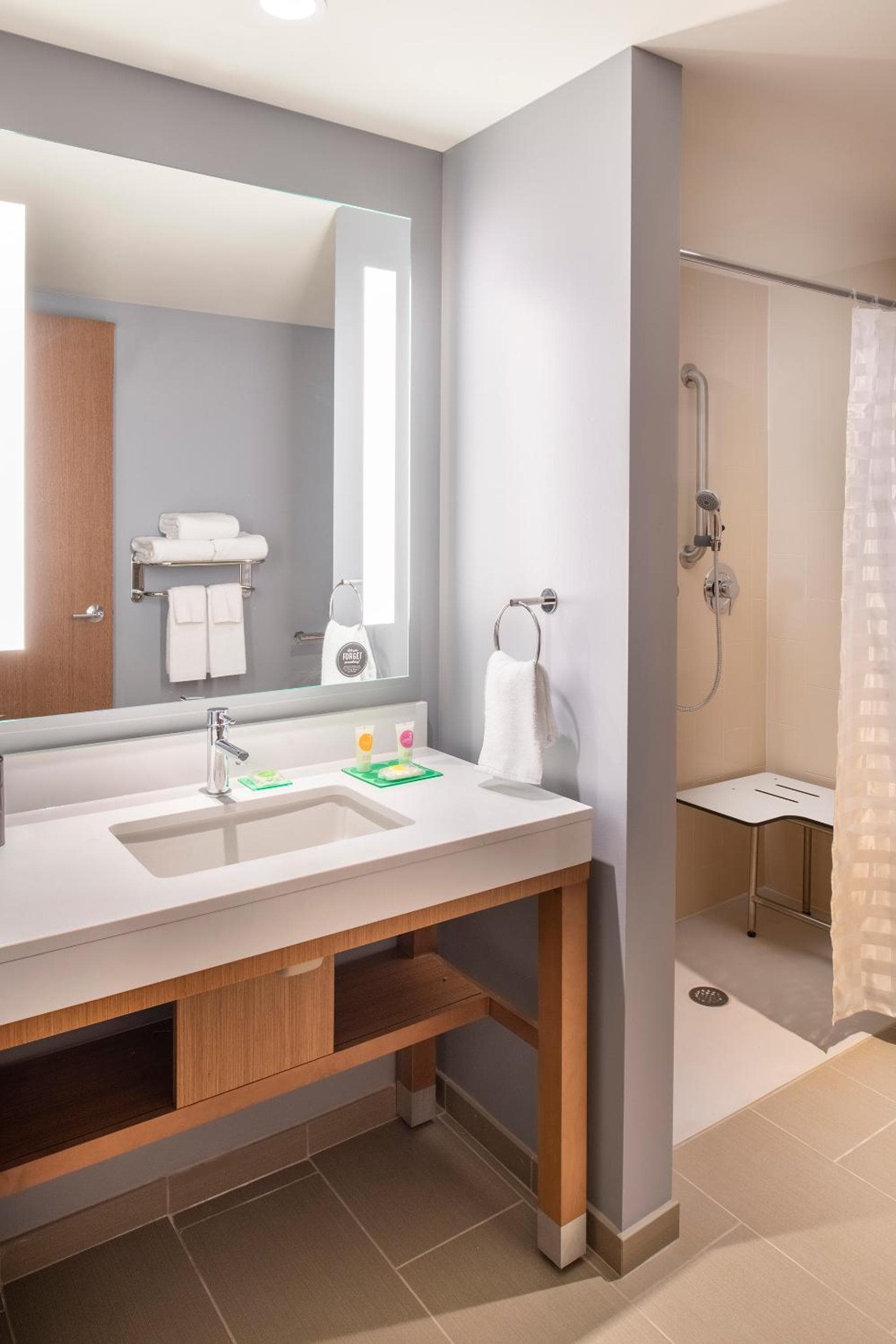 Hyatt House East Moline/Quad Cities gallery photo in East Moline, IL — image 32