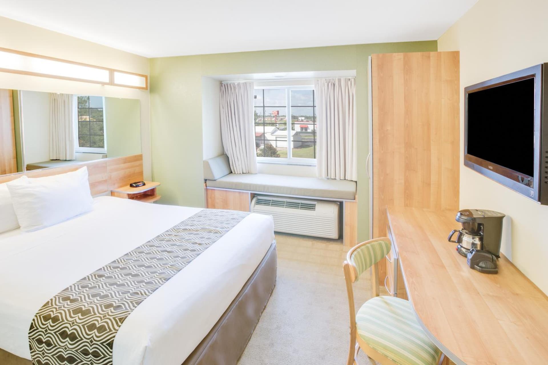 Microtel Inn & Suites by Wyndham Saraland gallery photo in Saraland, AL — image 9
