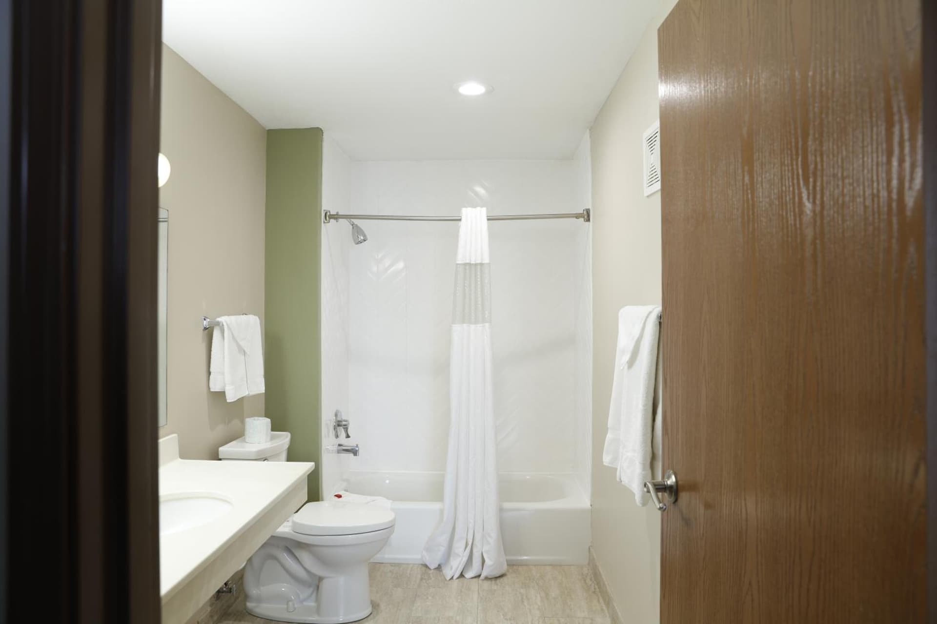 Baymont by Wyndham Rockford gallery photo in Rockford, IL — image 16
