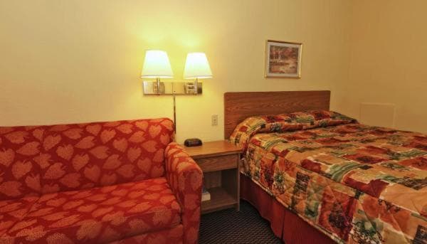 Burnsville Inn & Suites property views in Burnsville, MN — gallery photo 3