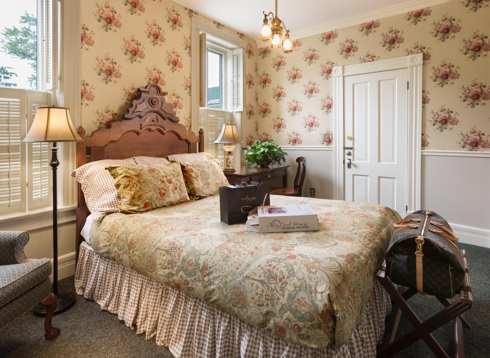 Washington House Inn interior in Cedarburg, WI — gallery photo 2